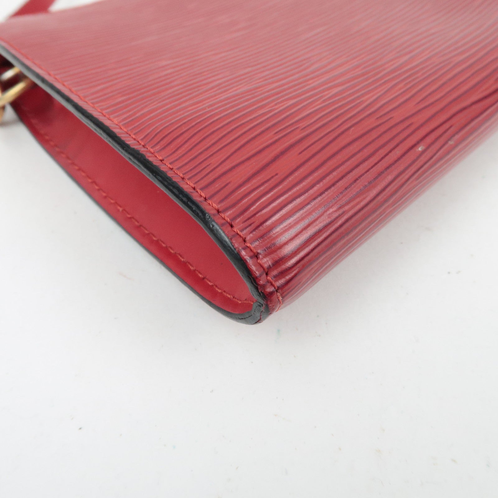 Louis Vuitton Epi Pochette Accessoires Handbag Castilian Red M52947