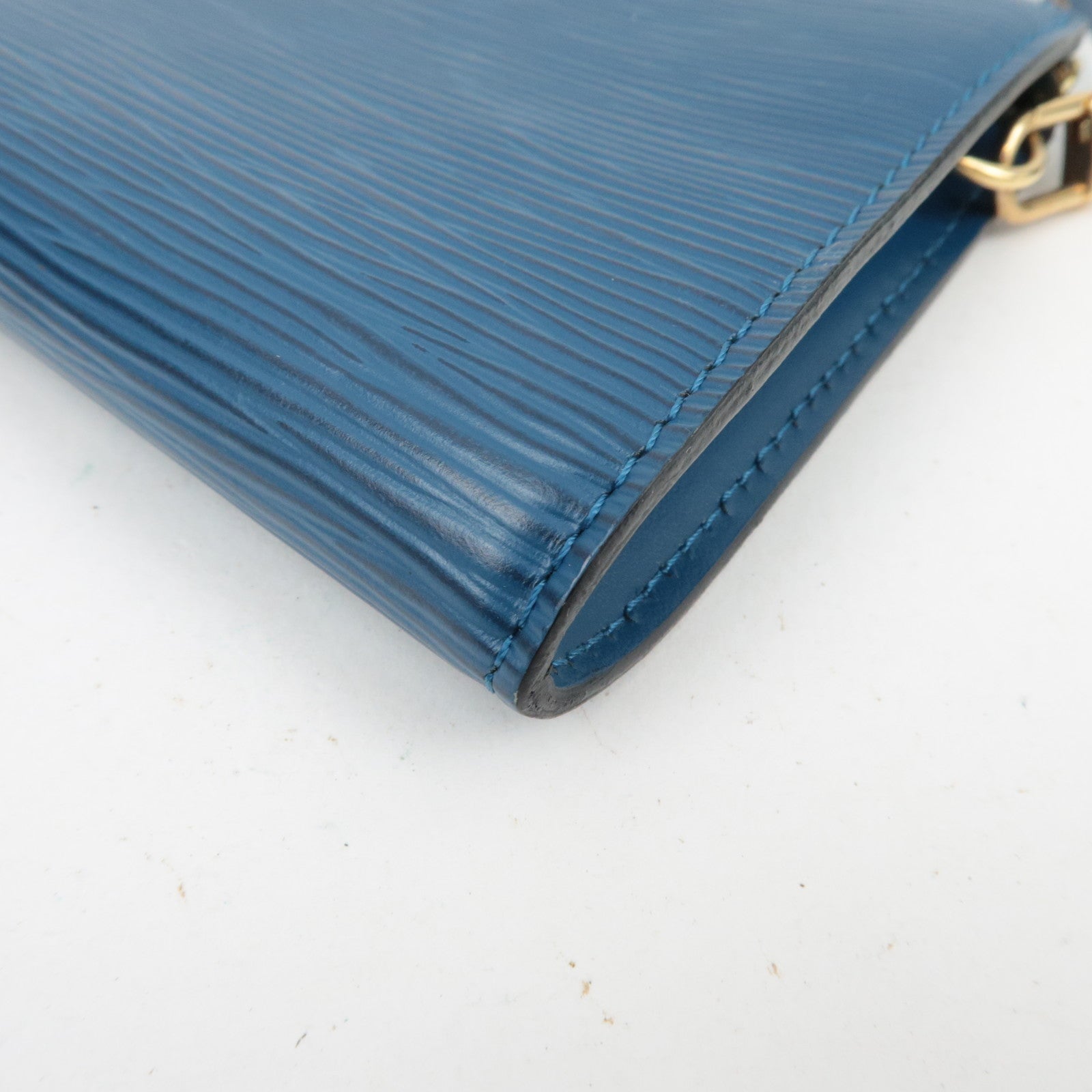 Louis Vuitton Epi Pochette Accessoires Handbag Toledo Blue M52945