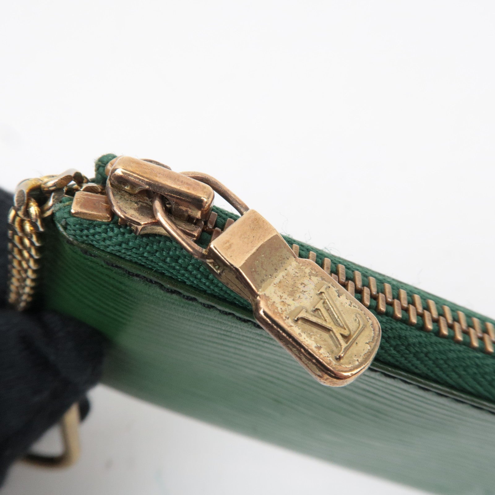 Louis Vuitton Epi Pochette Cles Coin Case Borneo Green M63804