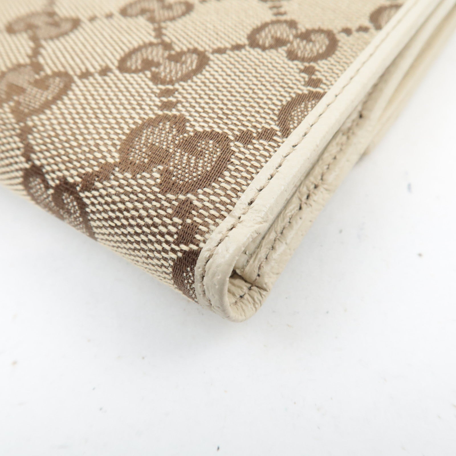 GUCCI Double-Hook Wallet GG Canvas Beige 112664