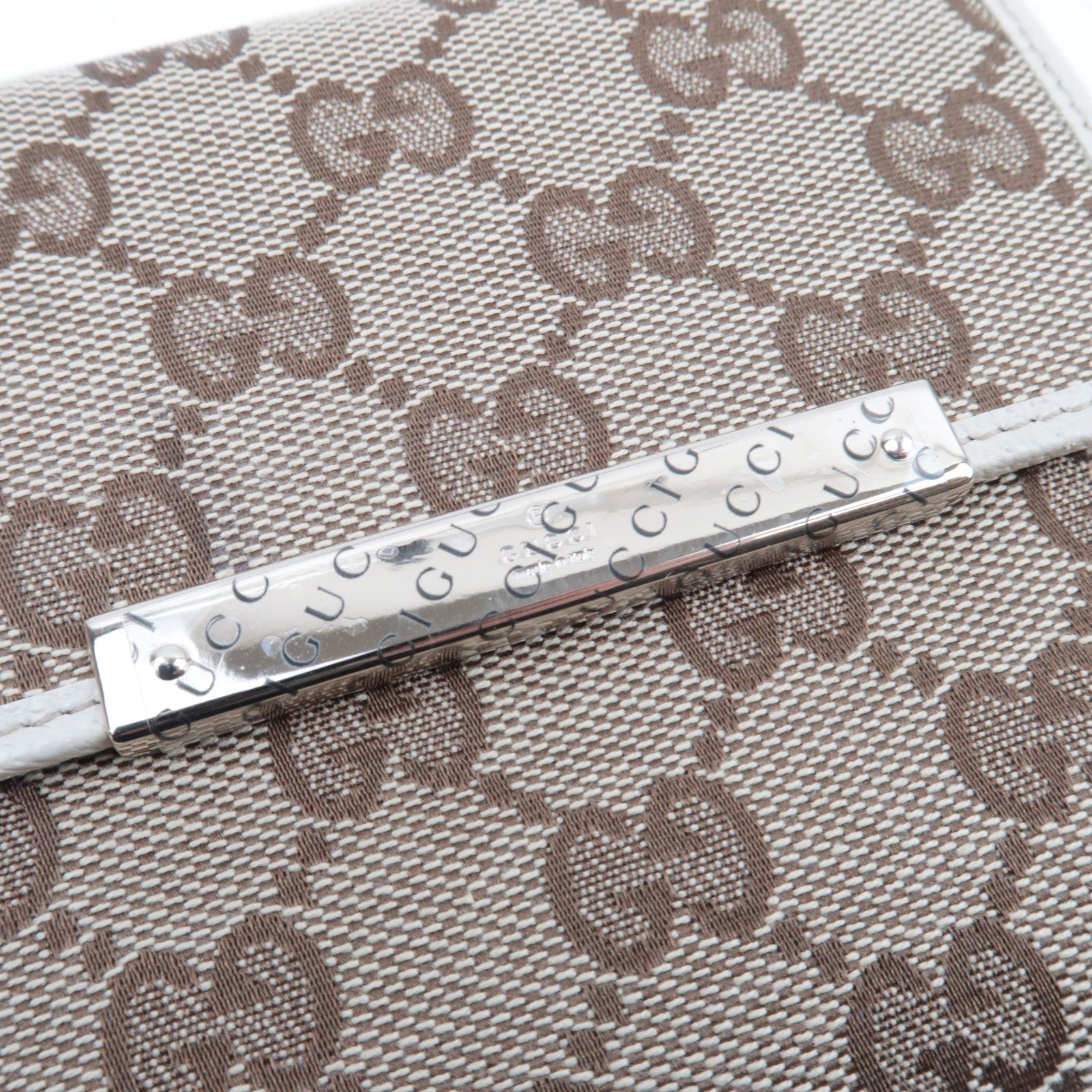 GUCCI Double-Hook Wallet GG Canvas Beige 112664