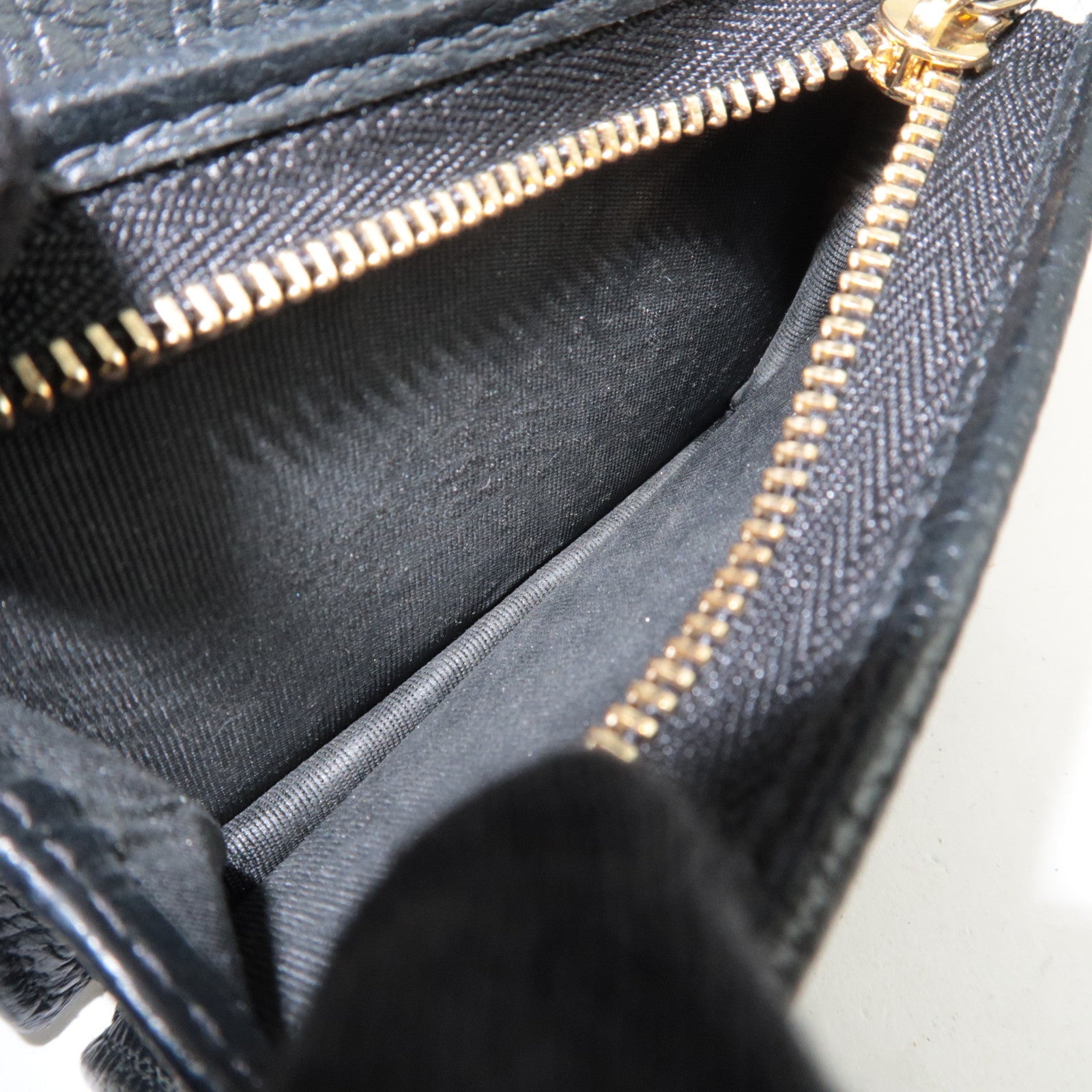 GUCCI GG Marmont Bifold Wallet Beige Black 658610