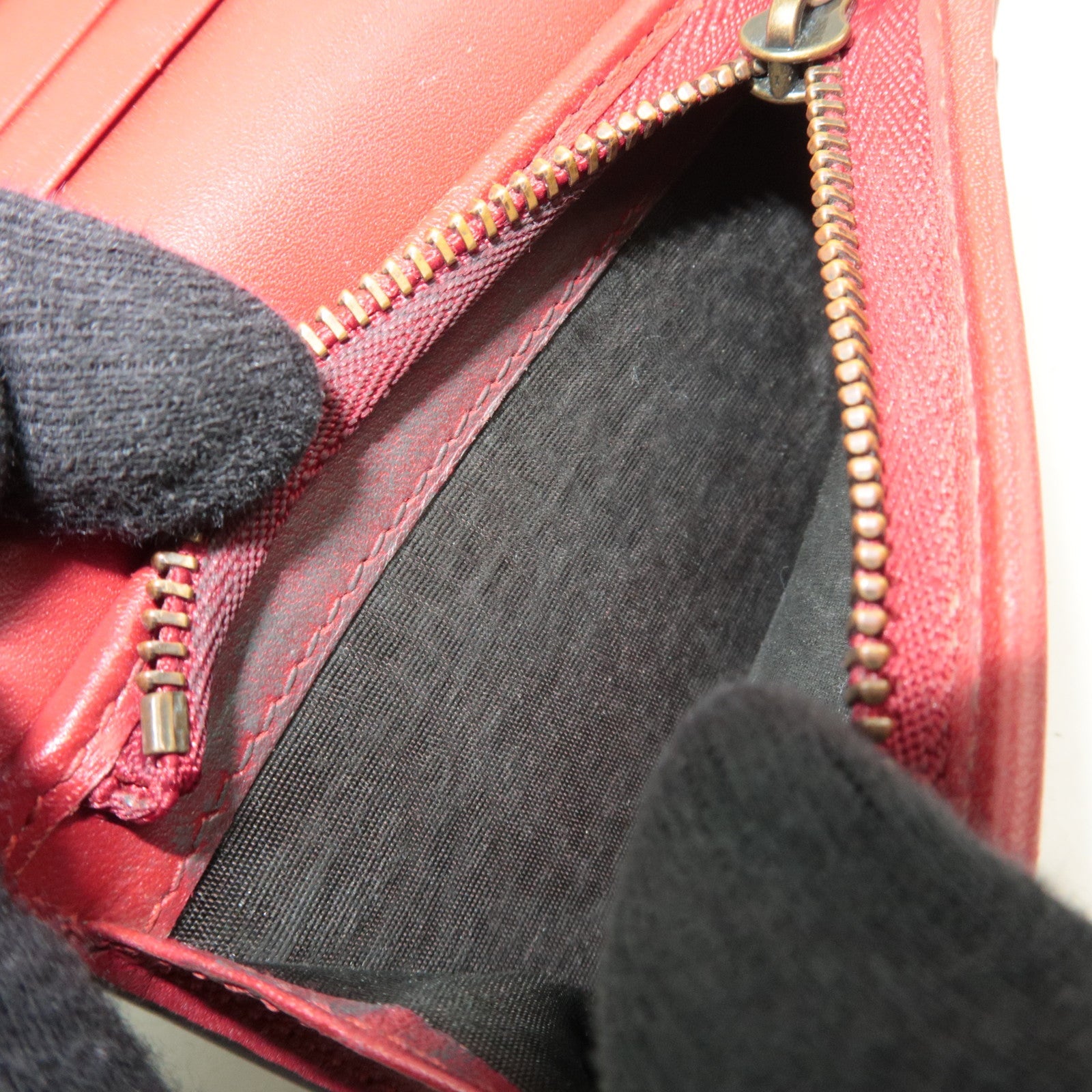 GUCCI GG Supreme Cherry Bi-Fold Wallet Beige Red 476050