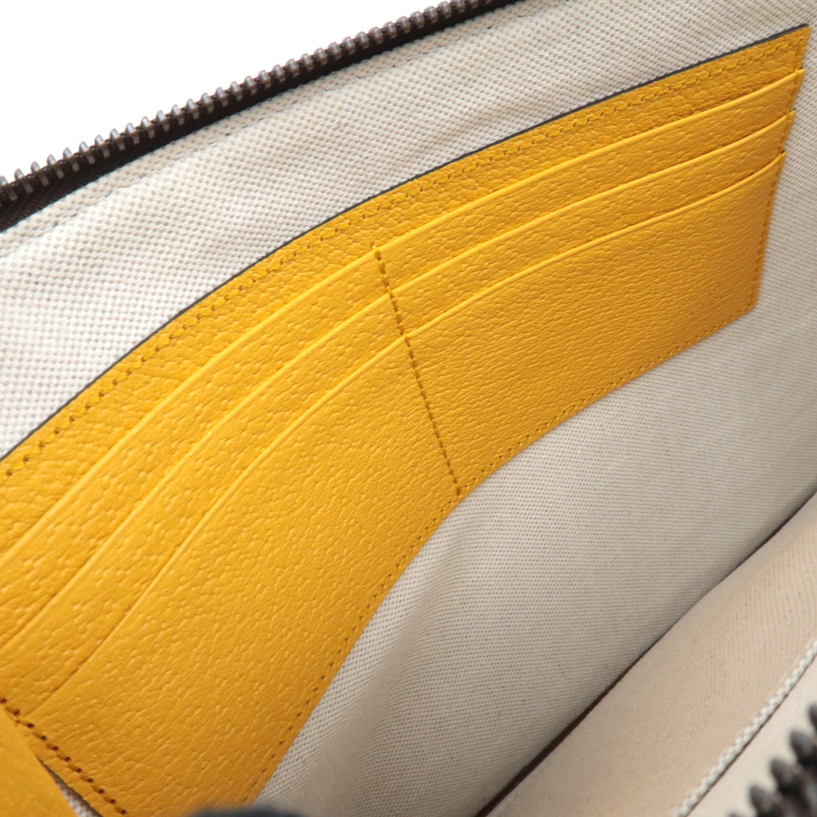 GUCCI Neo Vintage GG Supreme Leather Clutch Bag Beige 473956