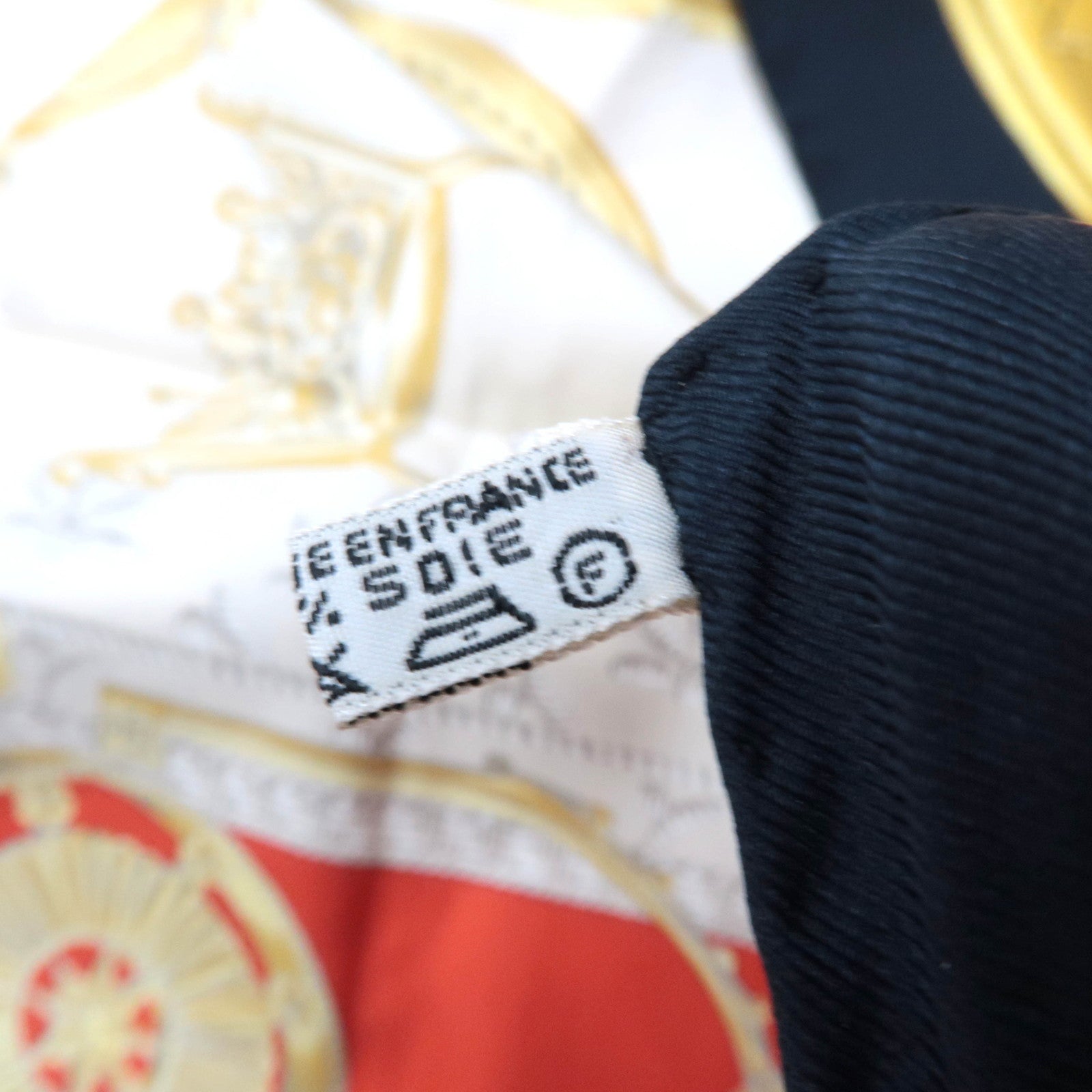 HERMES Carre 90 100% Silk Scarf ETRIERS Ivory Black Red