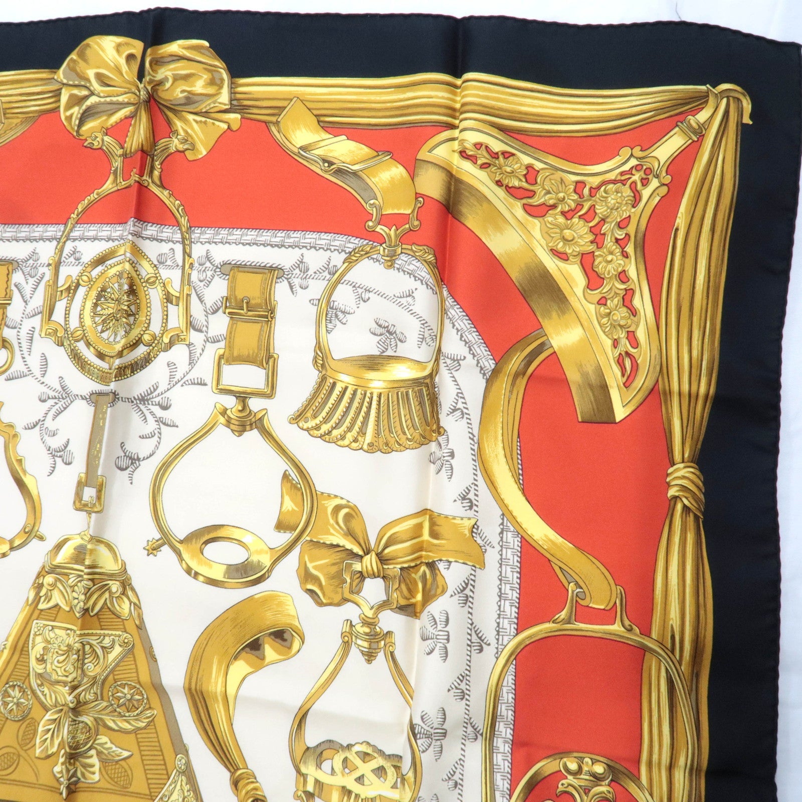 HERMES Carre 90 100% Silk Scarf ETRIERS Ivory Black Red