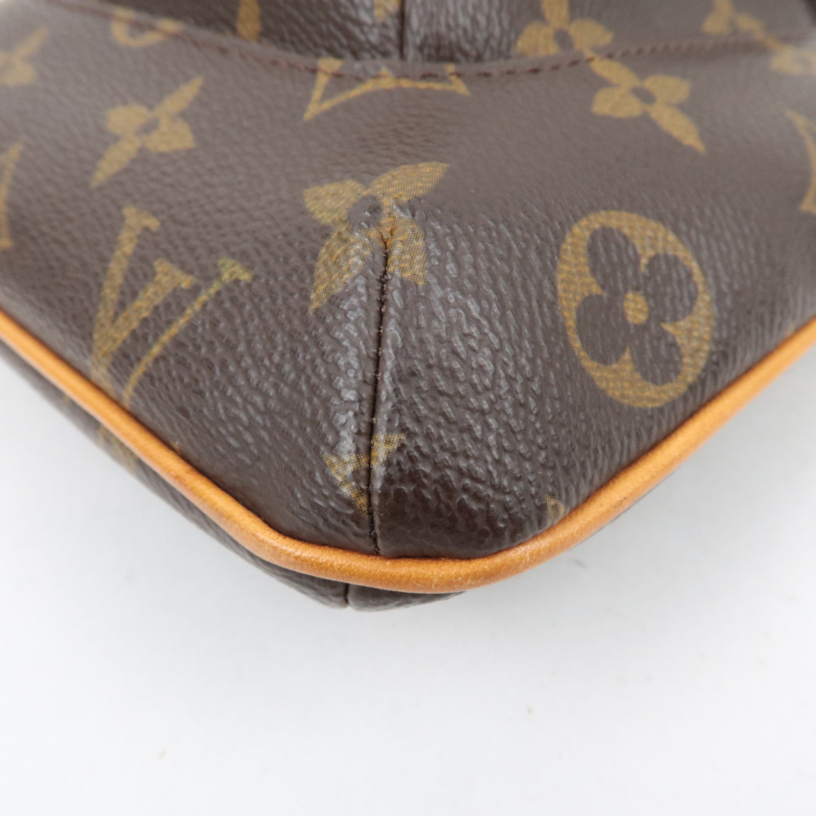 Louis Vuitton Monogram Partition Wristlet Bag M51901