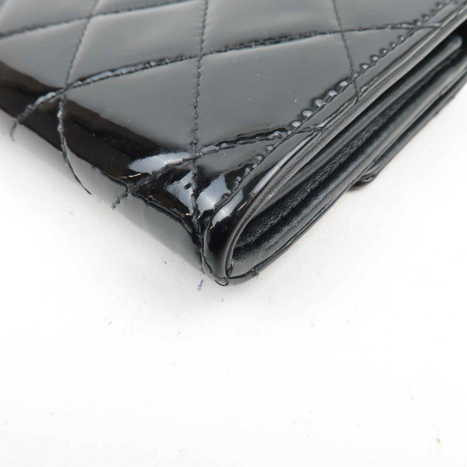 CHANEL Brilliant Matelasse Wallet Patent Leather Black 20218674