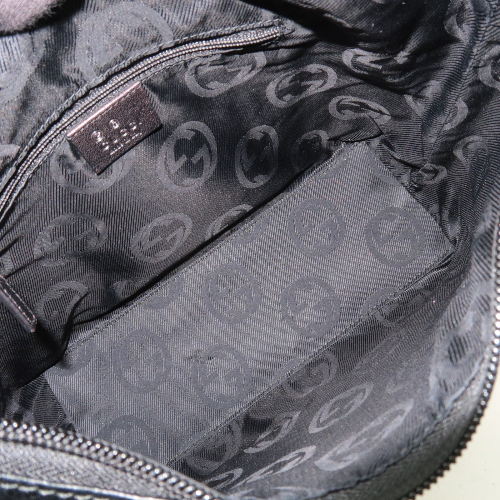 GUCCI Guccissima Leather Shoulder Bag Black 257282