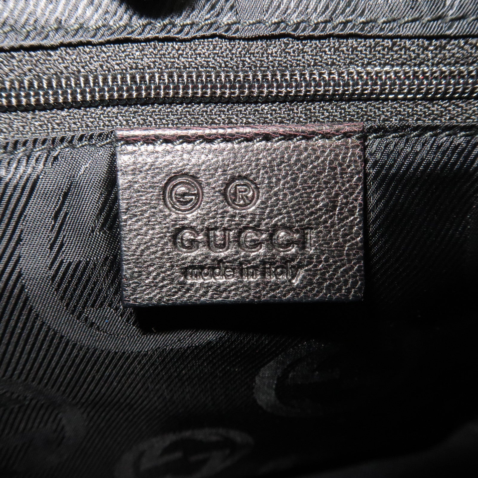 GUCCI Guccissima Leather Shoulder Bag Black 257282