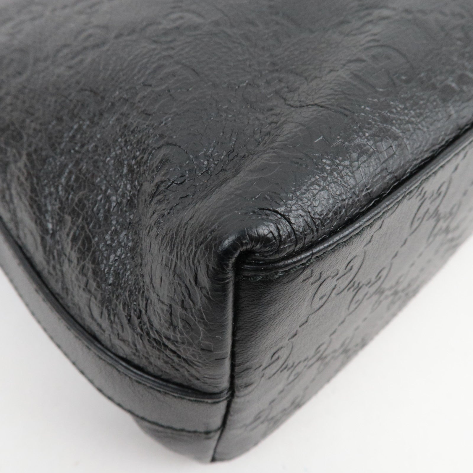 GUCCI Guccissima Leather Shoulder Bag Black 257282