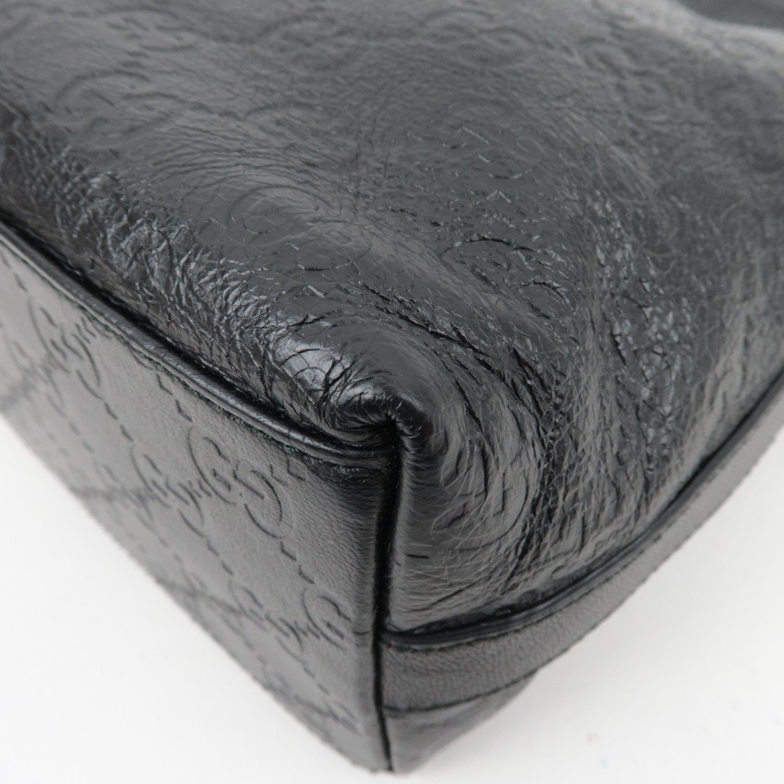 GUCCI Guccissima Leather Shoulder Bag Black 257282