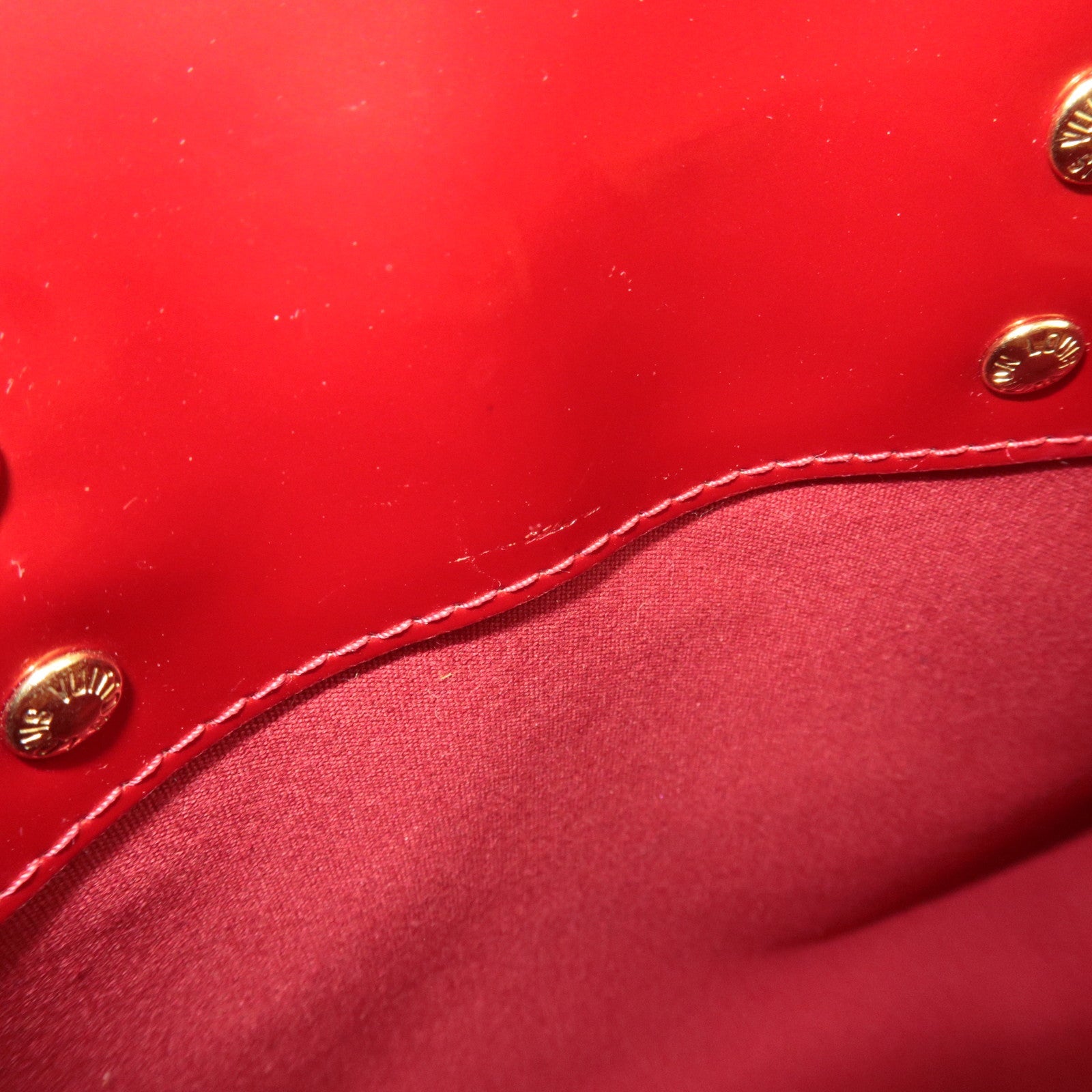Louis Vuitton Monogram Vernis Reade PM Hand Bag Pomme D'Amour M91990