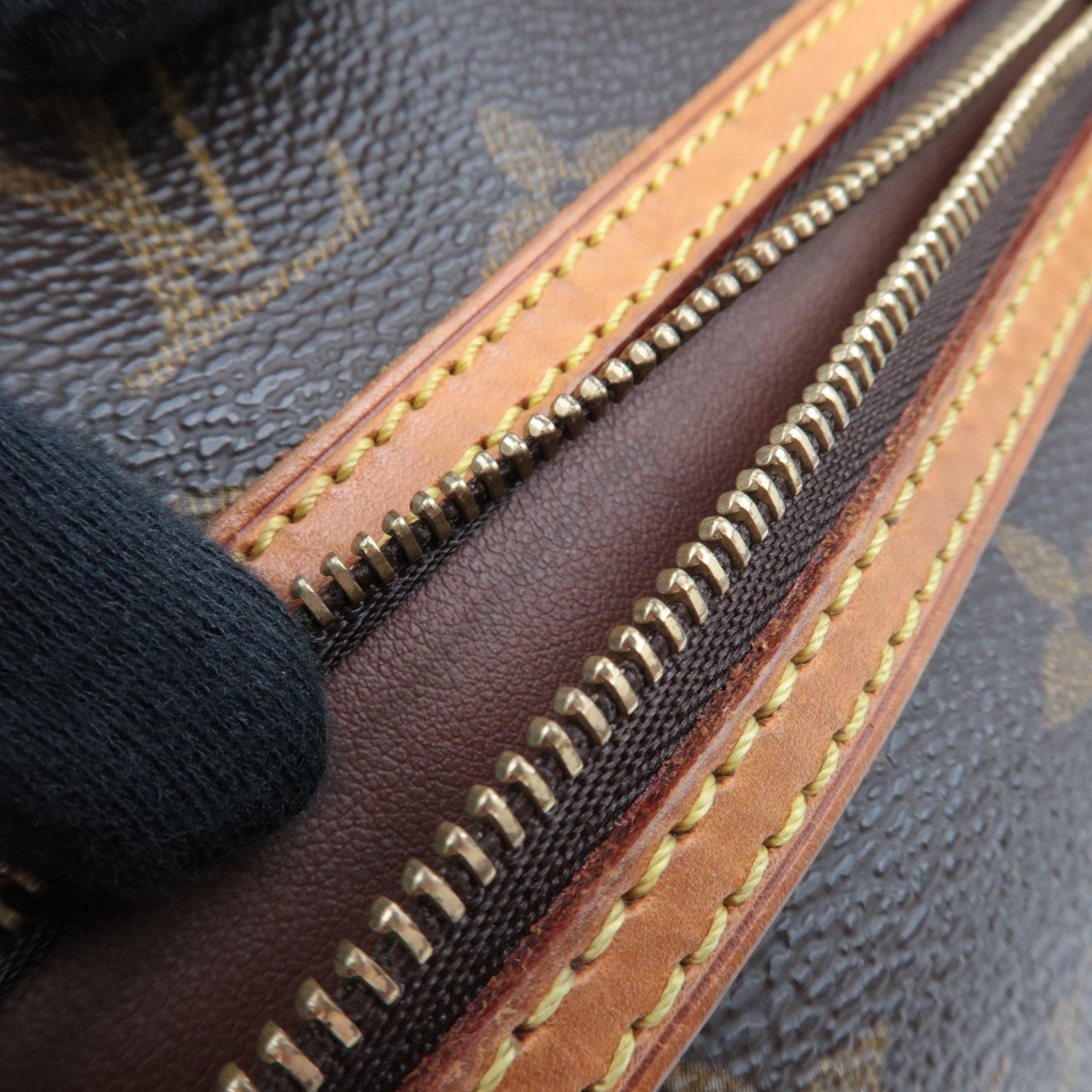 Louis Vuitton Monogram Cite MM Shoulder Bag M51182