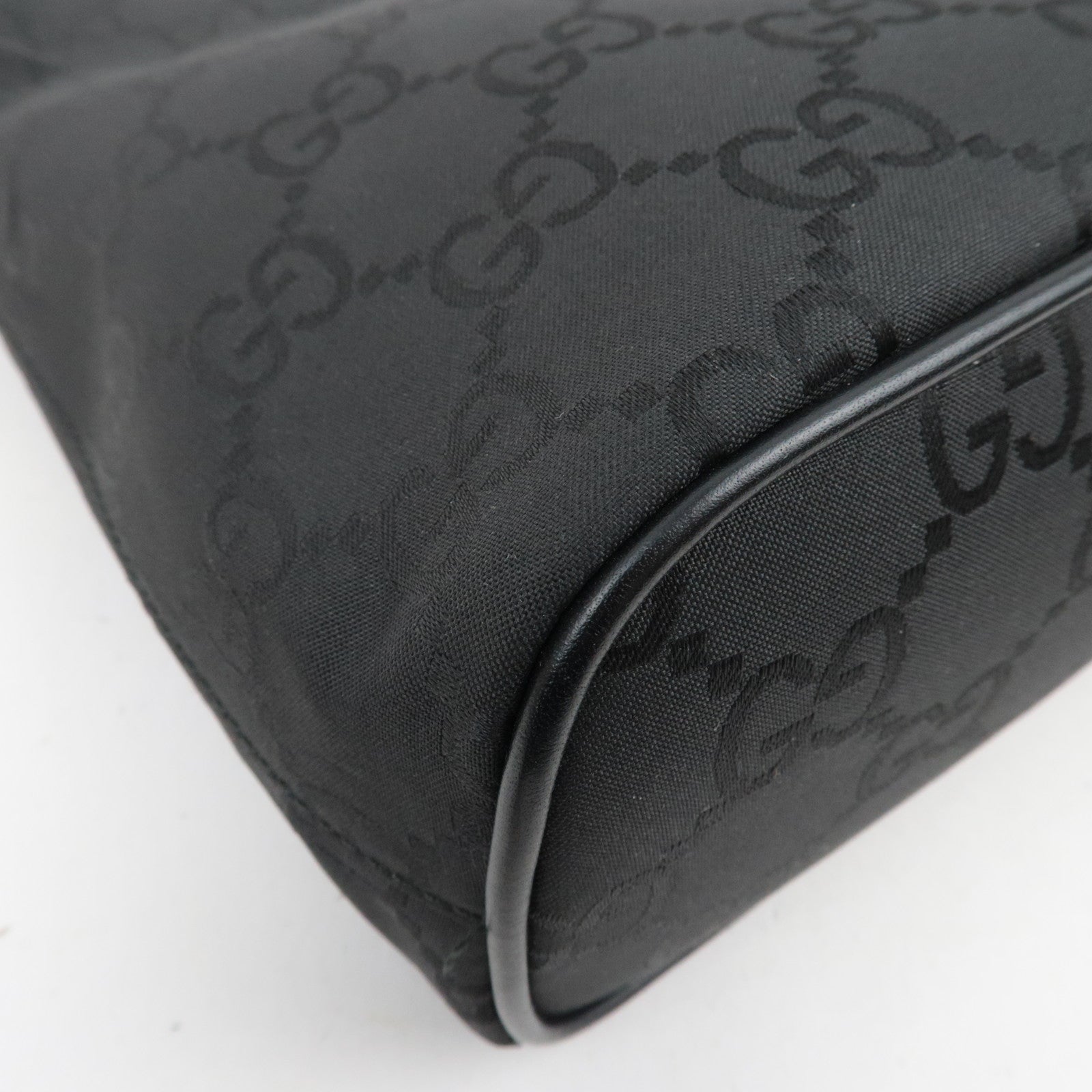 GUCCI GG Nylon Leather Shoulder Bag Black 179776