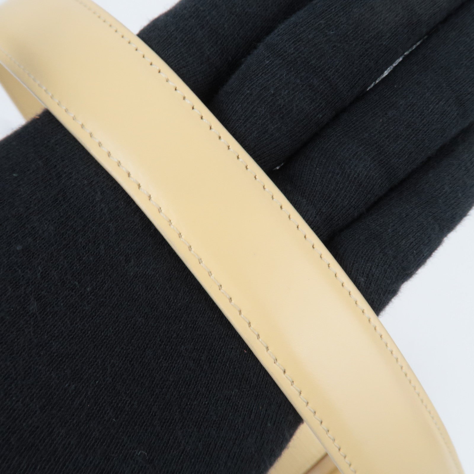 Louis Vuitton Epi Nocturne PM Shoulder Bag Vanille M5218A