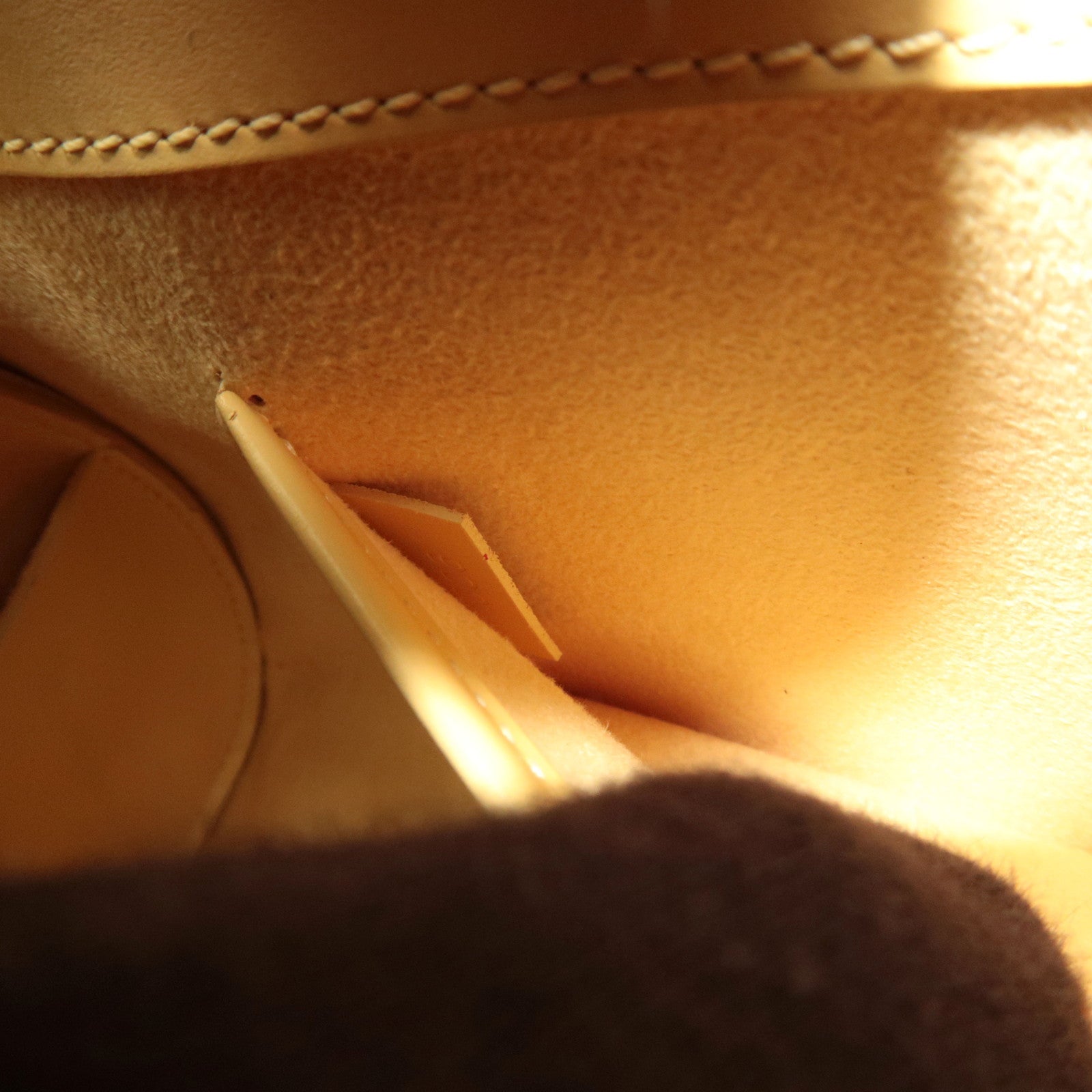 Louis Vuitton Epi Nocturne PM Shoulder Bag Vanille M5218A