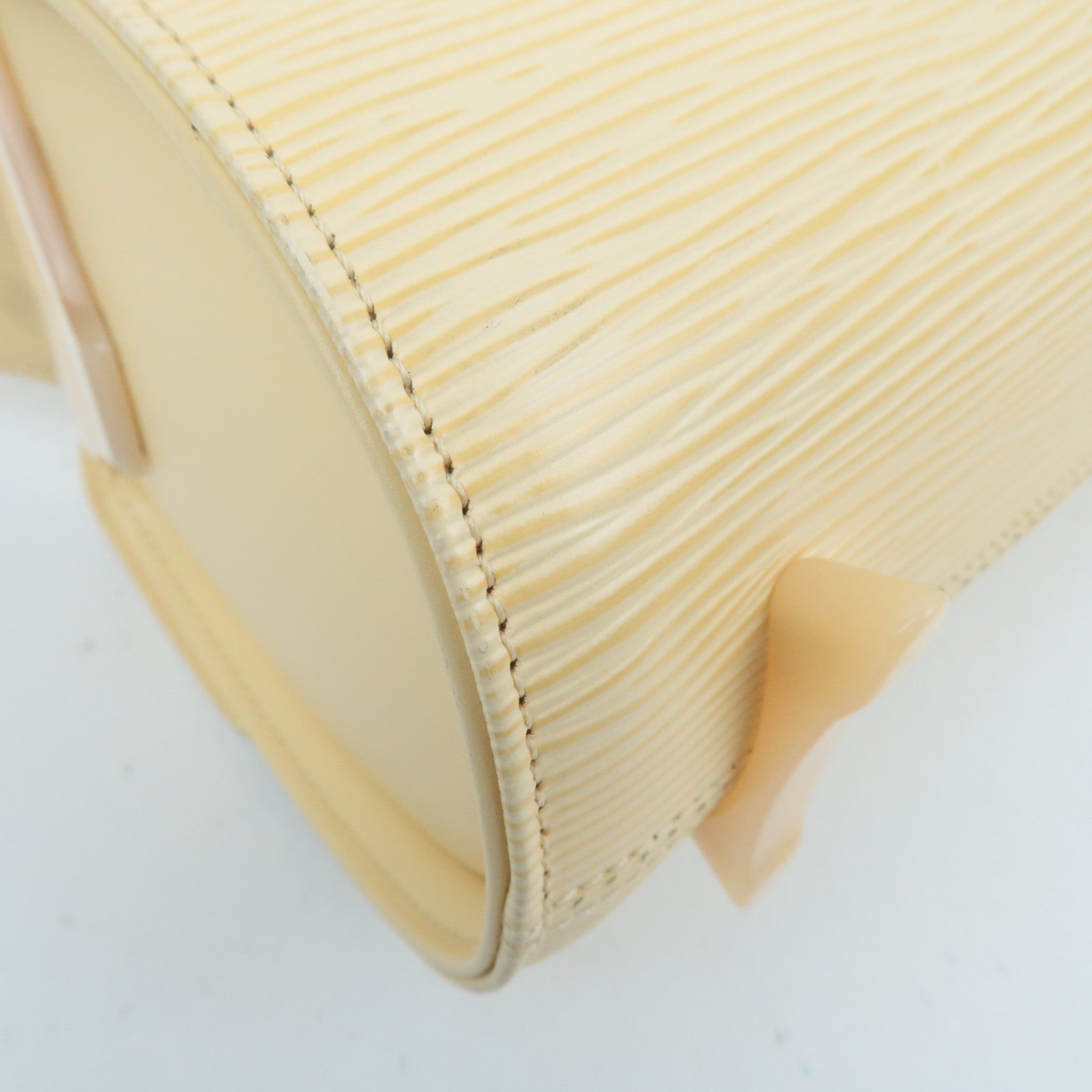 Louis Vuitton Epi Nocturne PM Shoulder Bag Vanille M5218A