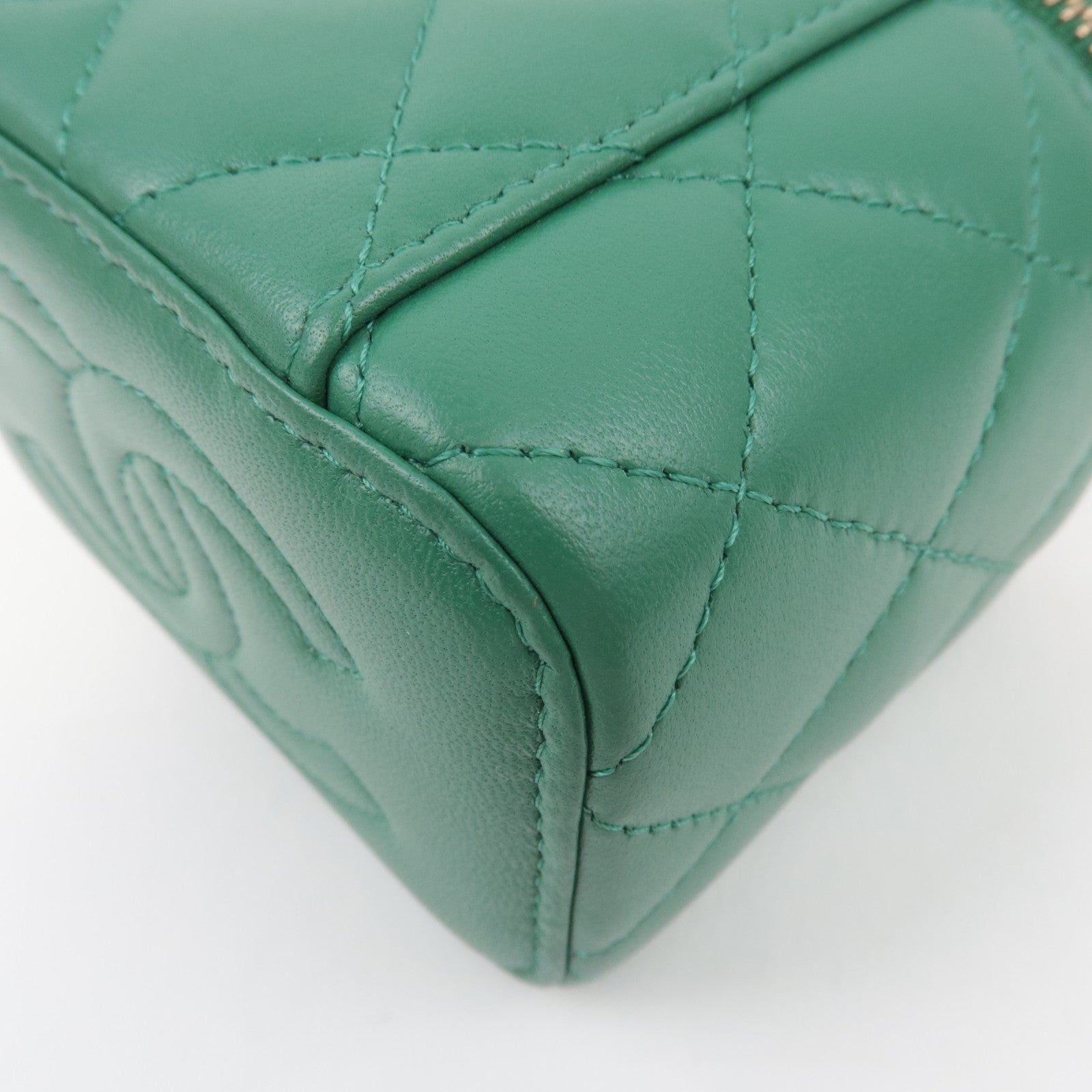 CHANEL Matelasse Lambskin Small Vanity Chain Shoulder Bag Green Gold HDW AP2198