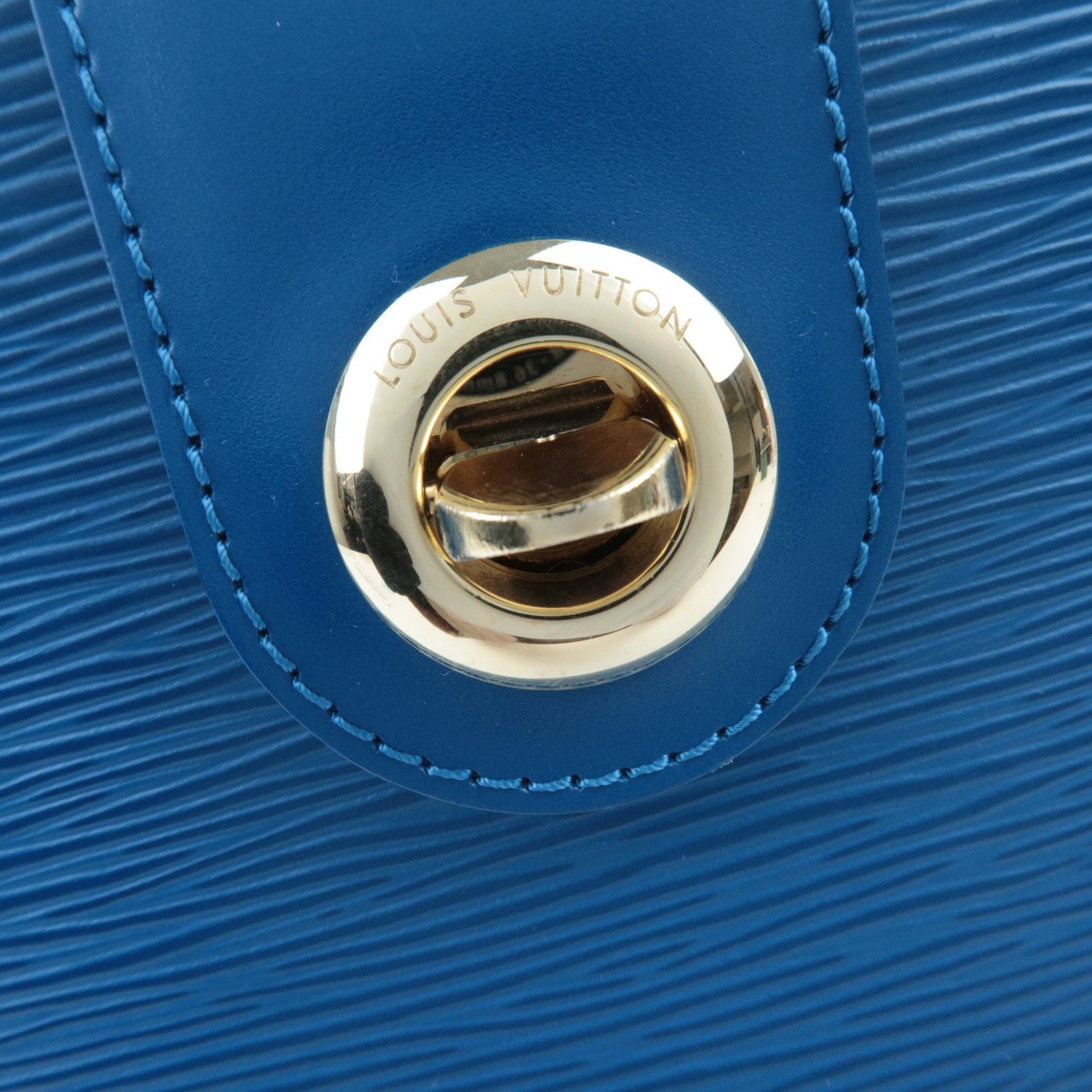 Louis Vuitton Epi Cluny Shoulder Bag Toledo Blue M52255