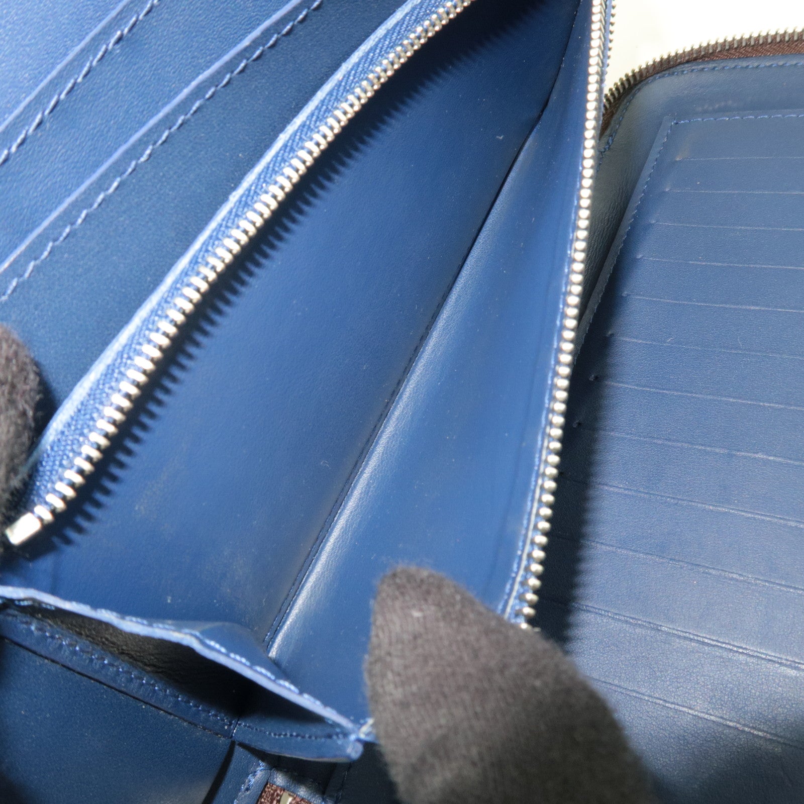 Louis Vuitton Monogram V Line Organizer Atoll Travel Wallet M61172