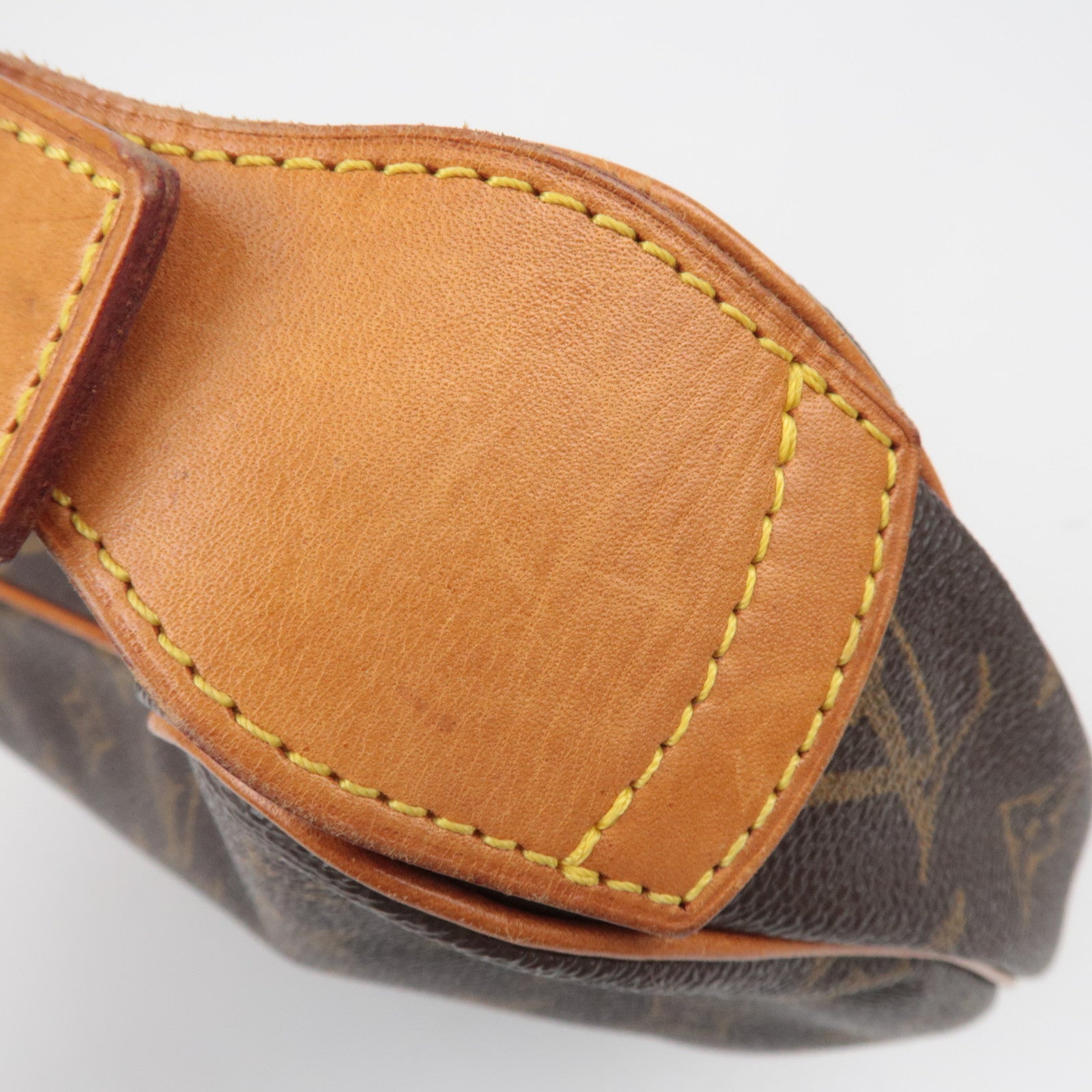 Louis Vuitton Monogram Croissant MM M51512