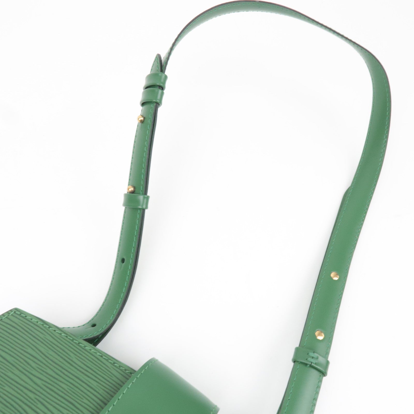 Louis Vuitton Epi Cluny Shoulder Bag Borneo Green M52254