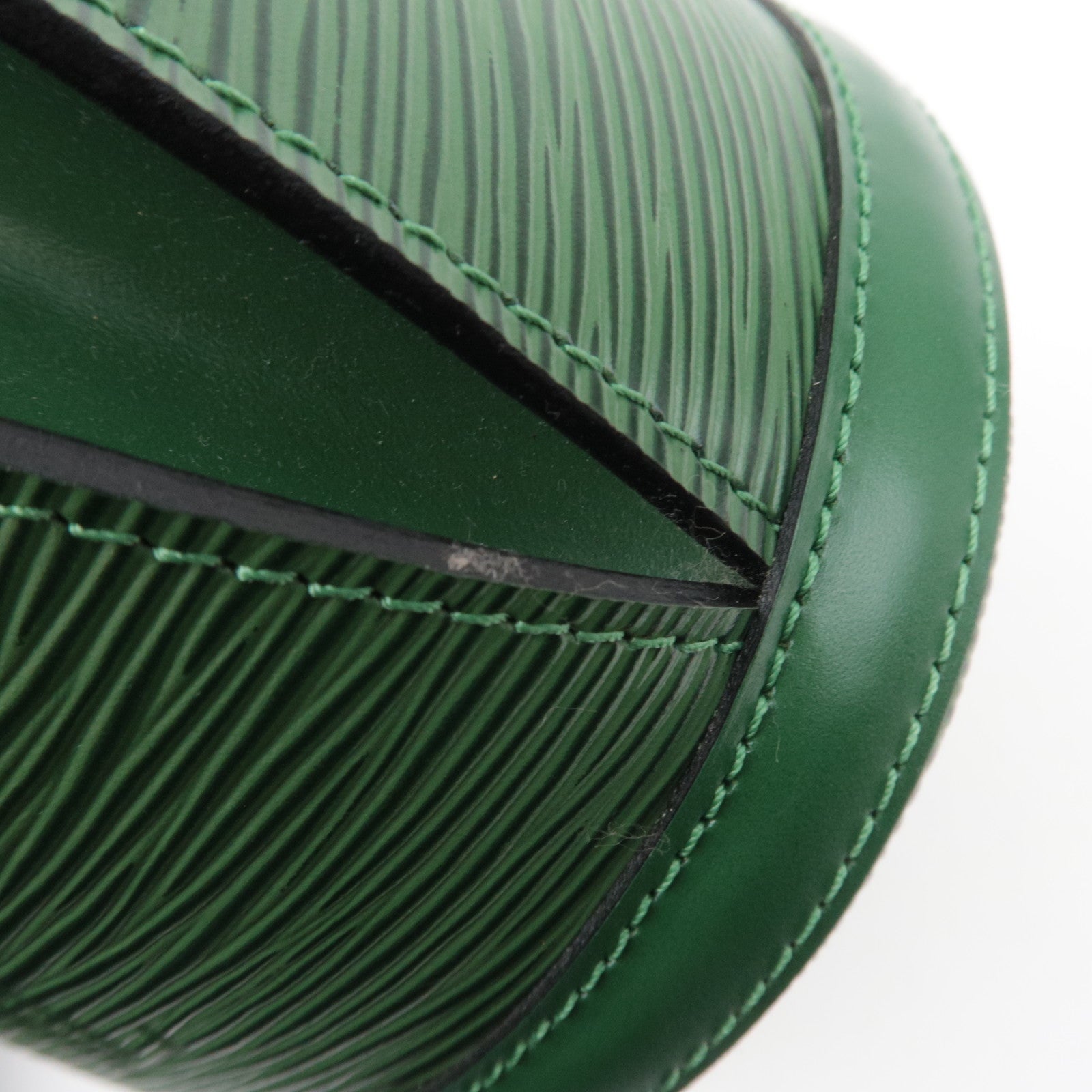 Louis Vuitton Epi Cluny Shoulder Bag Borneo Green M52254