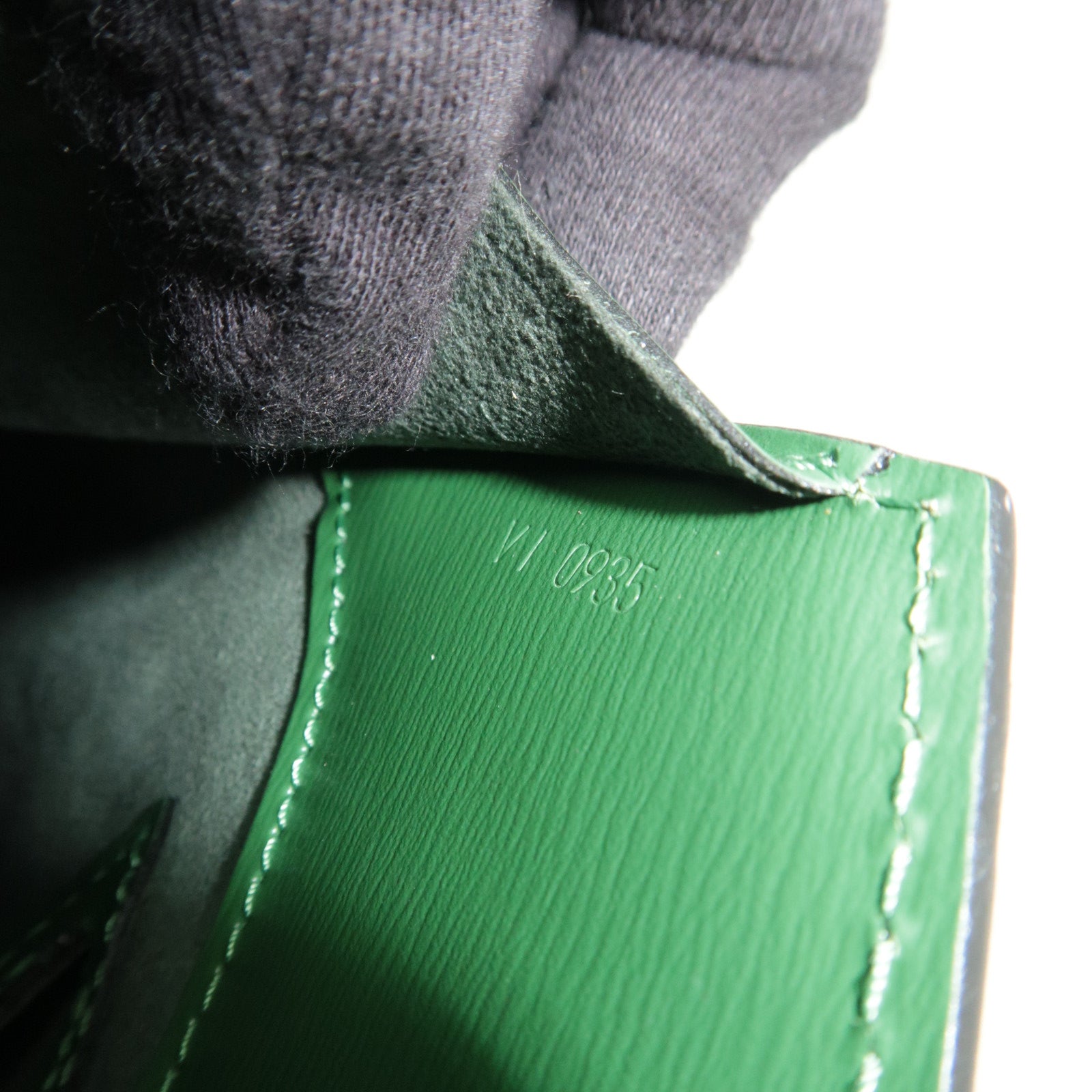 Louis Vuitton Epi Cluny Shoulder Bag Borneo Green M52254