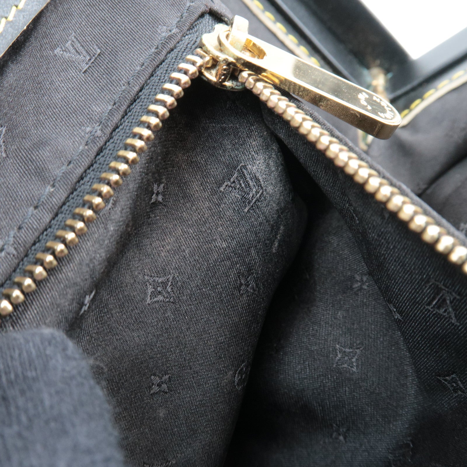 Louis Vuitton Suhali Angenieux PM Handbag Noir M91805