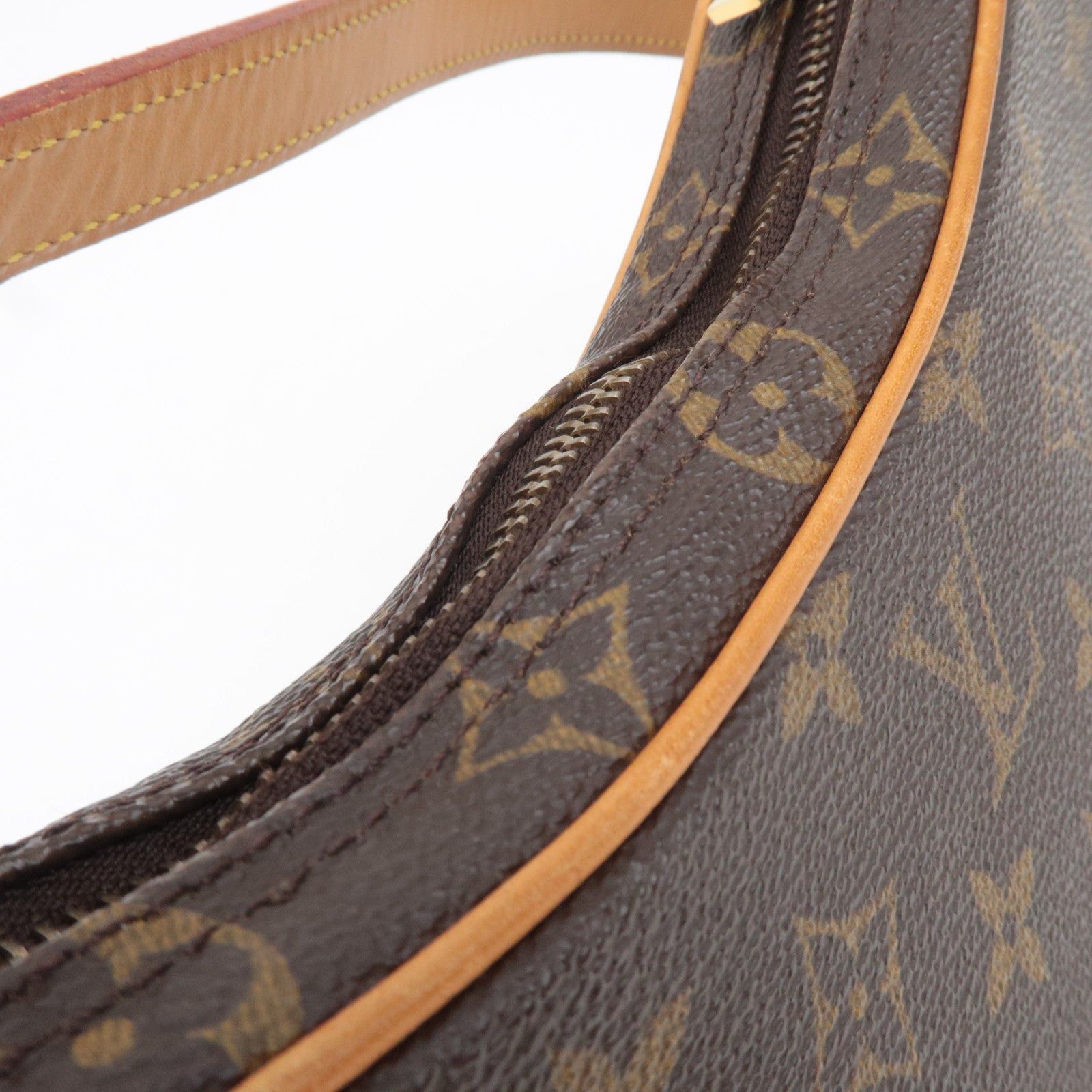 Louis Vuitton Monogram Pochette Croissant Shoulder Bag M51510
