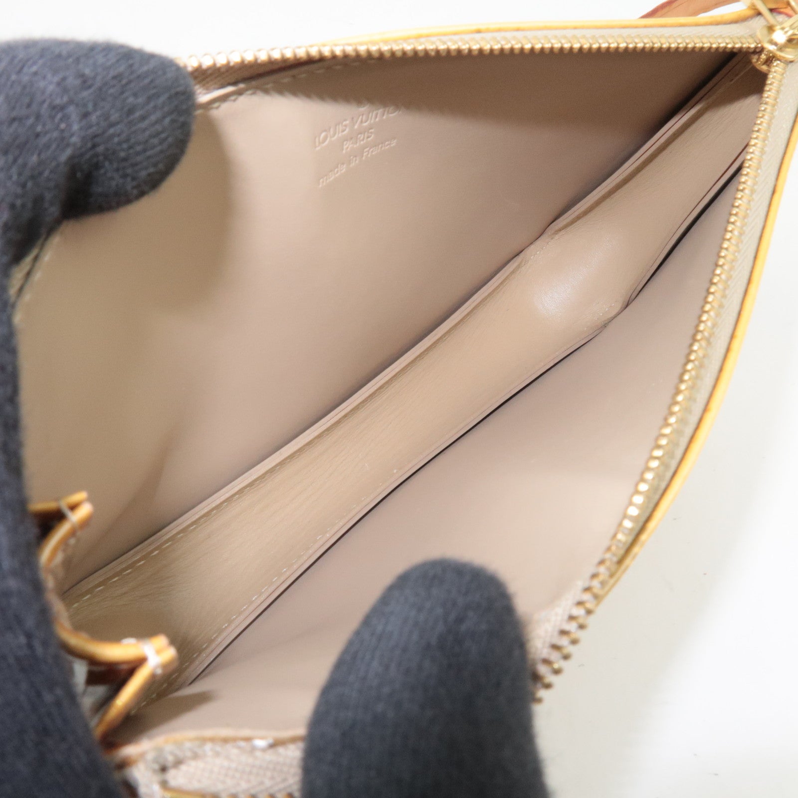 Louis Vuitton Monogram Vernis Lexington Handbag M91010