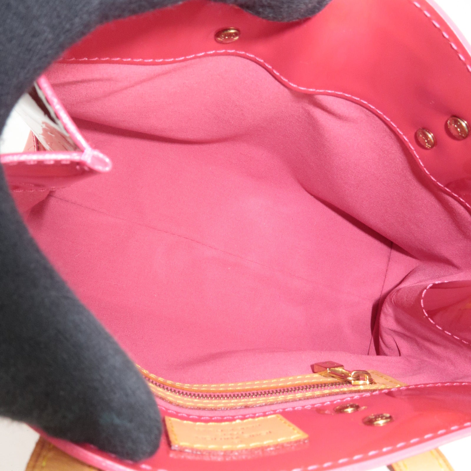 Louis Vuitton Monogram Vernis Reade PM Framboise M9132F