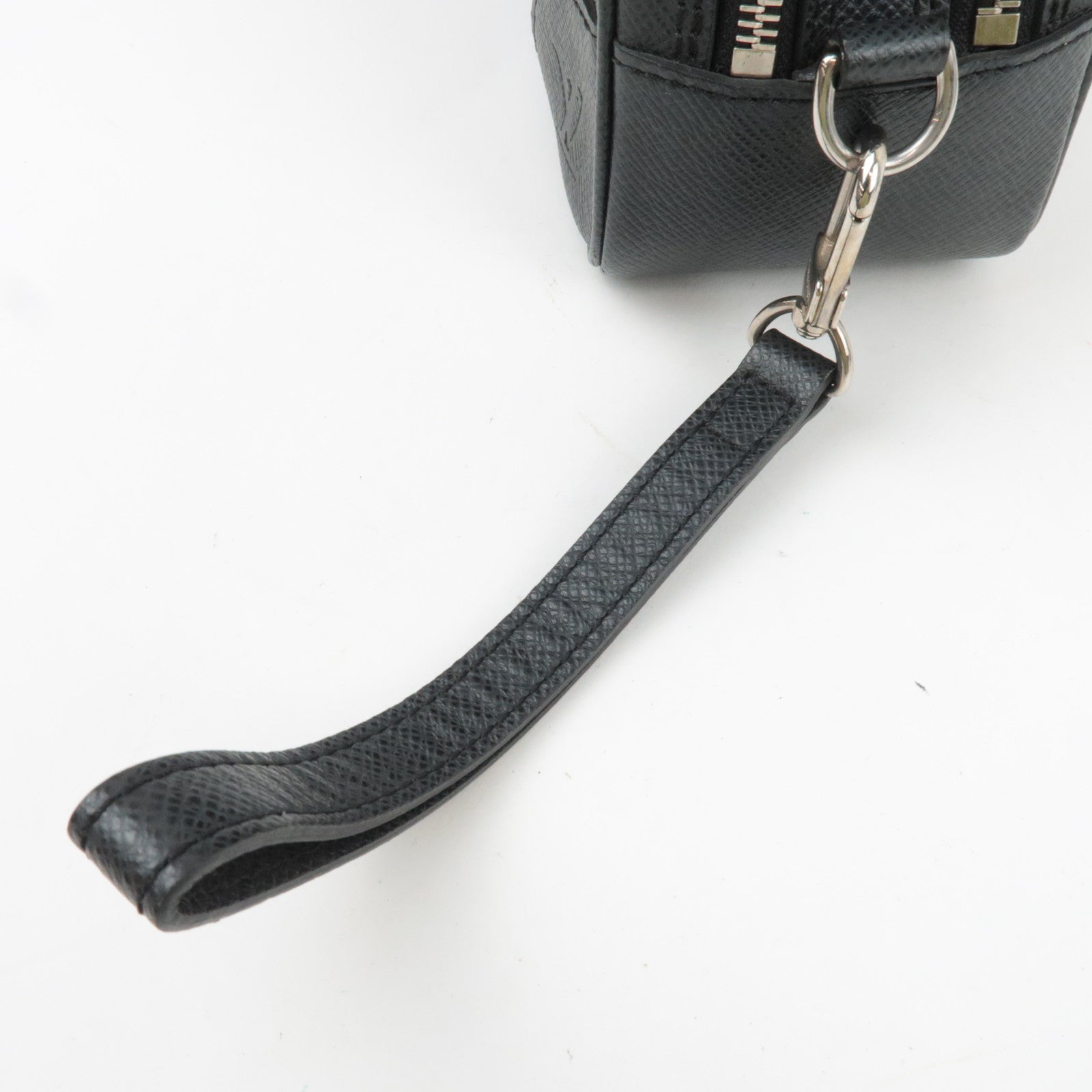 Louis Vuitton Taiga Pavel Clutch Bag Ardoise M31142