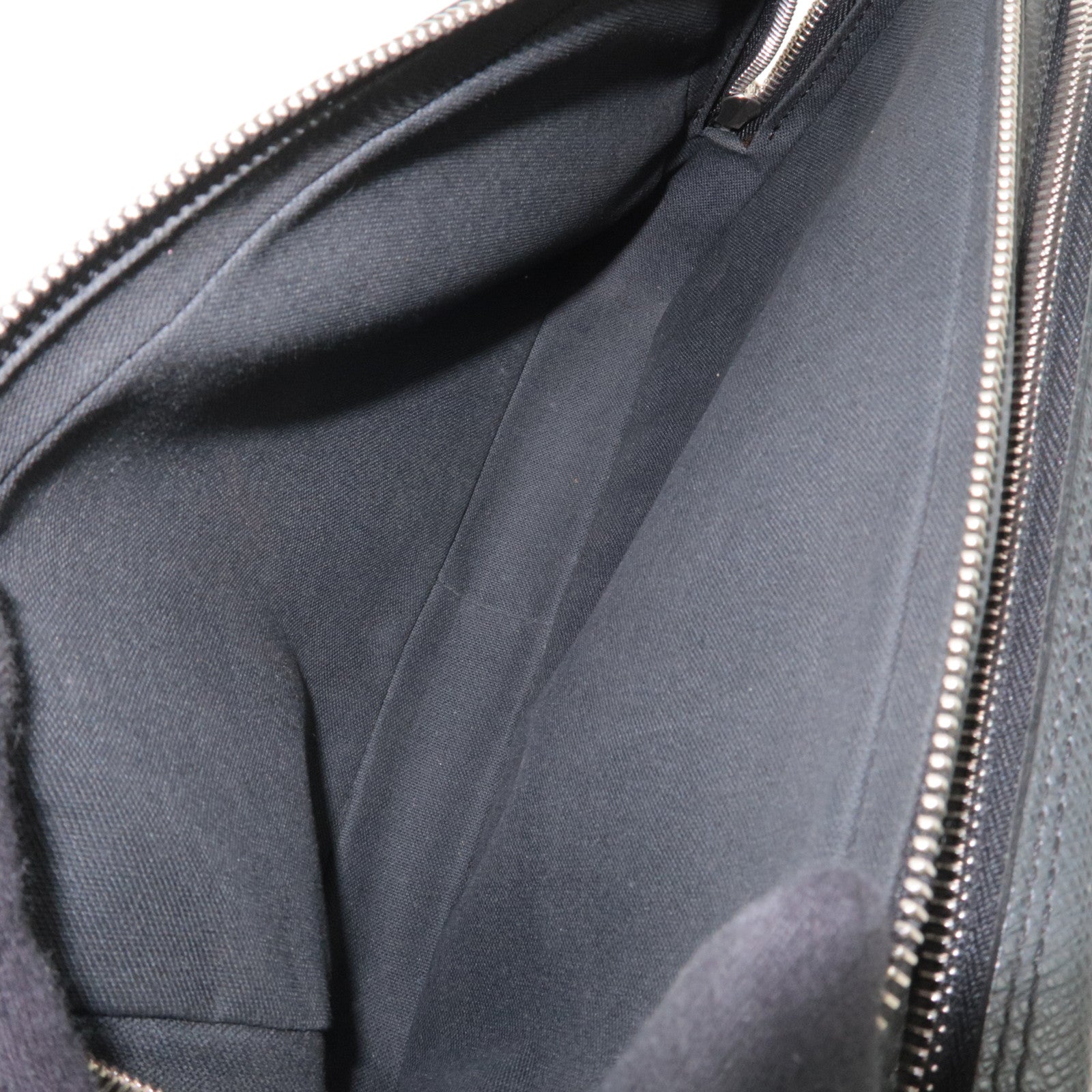 Louis Vuitton Taiga Pavel Clutch Bag Ardoise M31142