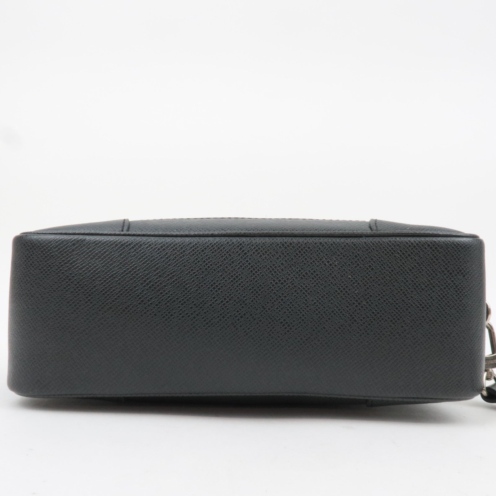 Louis Vuitton Taiga Pavel Clutch Bag Ardoise M31142