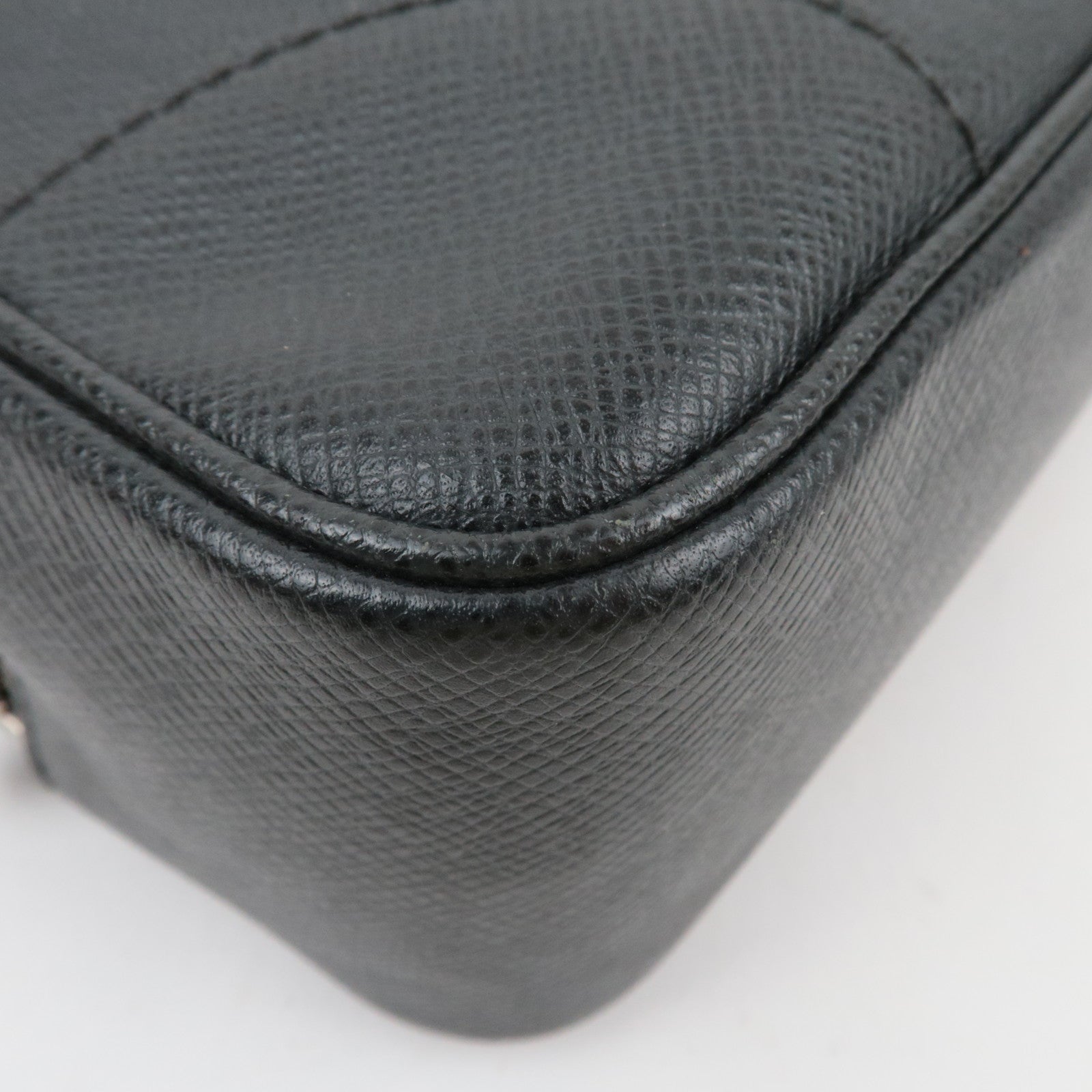 Louis Vuitton Taiga Pavel Clutch Bag Ardoise M31142