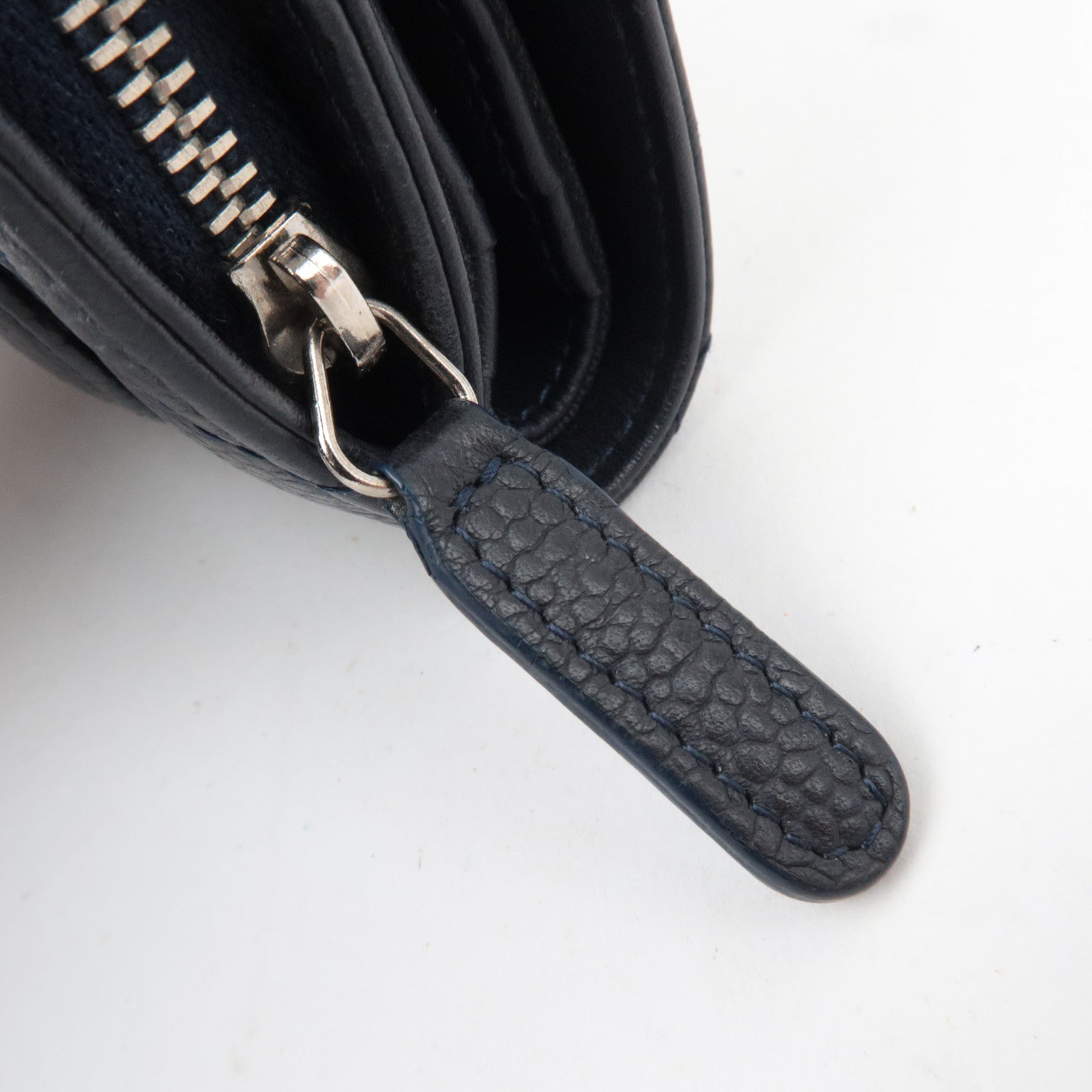 CHANEL Matelasse Bi-Fold Caviar Skin Wallet Dark Navy