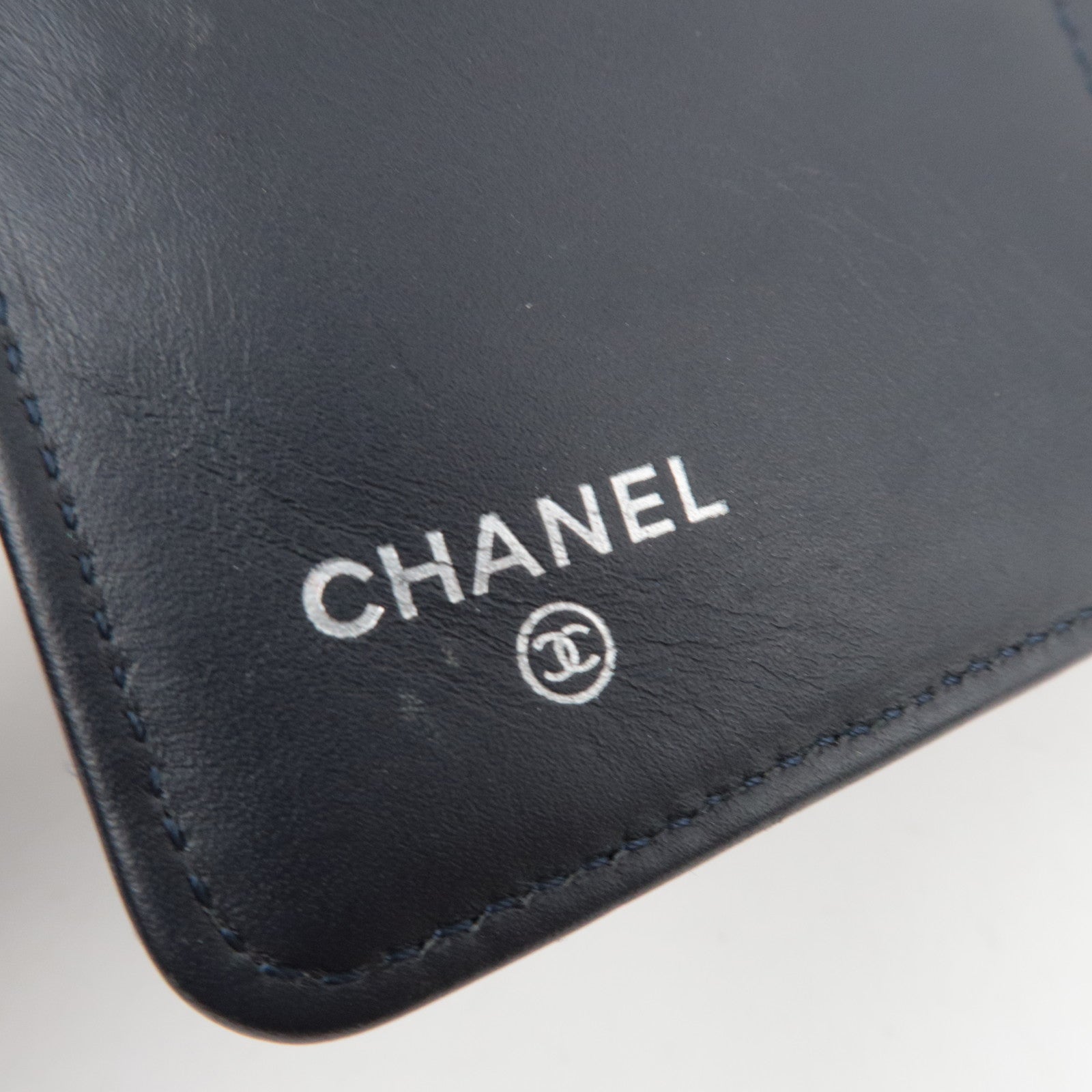 CHANEL Matelasse Bi-Fold Caviar Skin Wallet Dark Navy