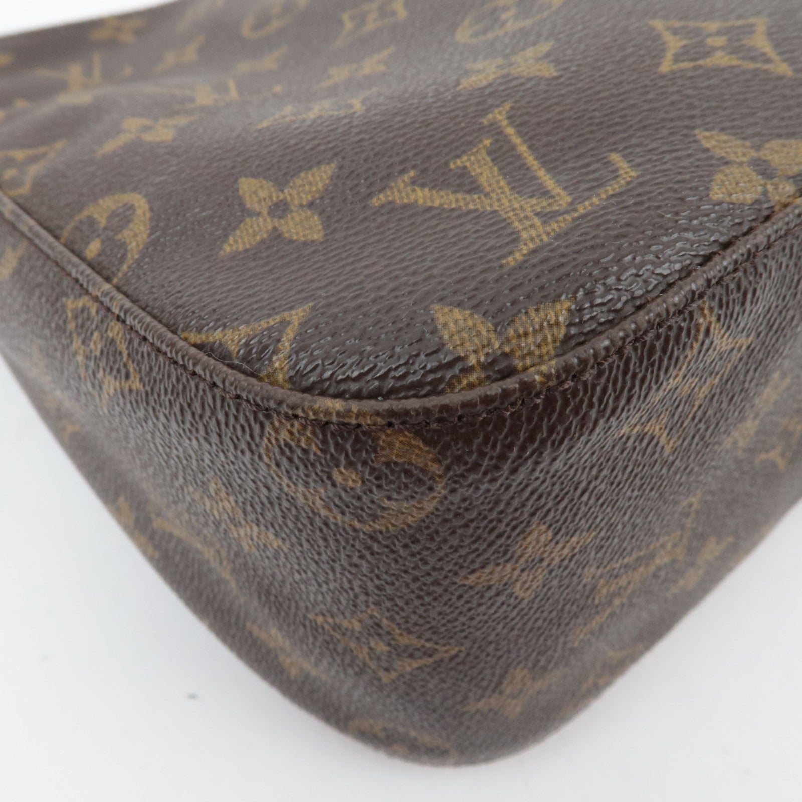 Louis Vuitton Monogram Looping MM Shoulder Bag M51146