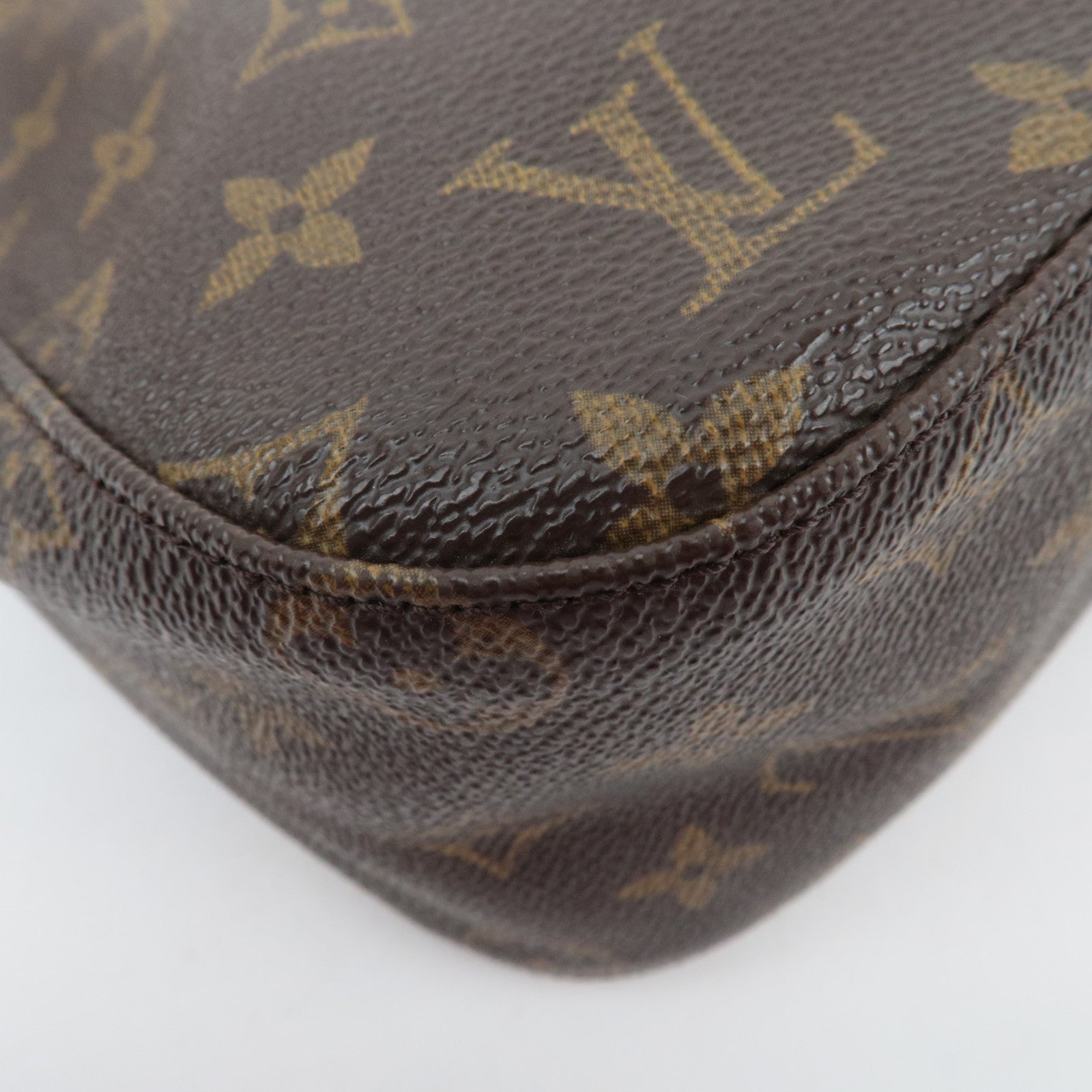 Louis Vuitton Monogram Looping MM Shoulder Bag M51146