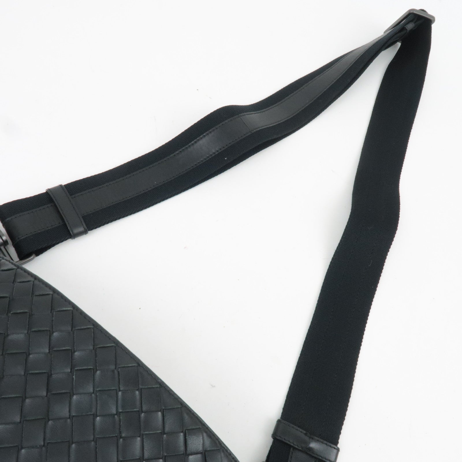 BOTTEGA VENETA Intrecciato Leather Shoulder Bag Black 161623