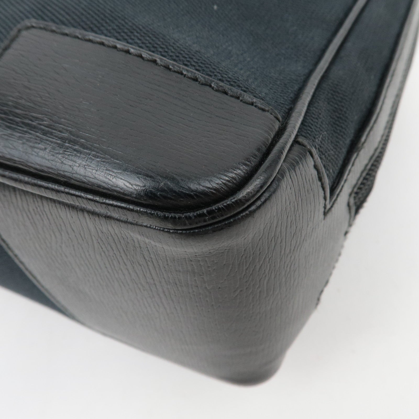 GUCCI G Logo Clasp Canvas Leather Handbag Black 001.5155