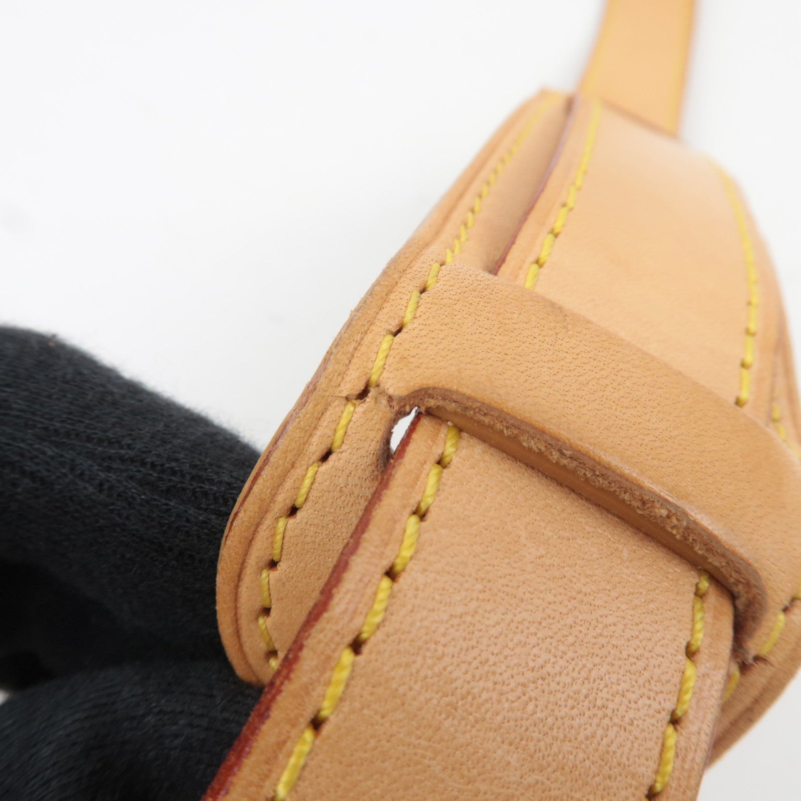 Louis Vuitton Leather Shoulder Strap For Keepall Bag Beige