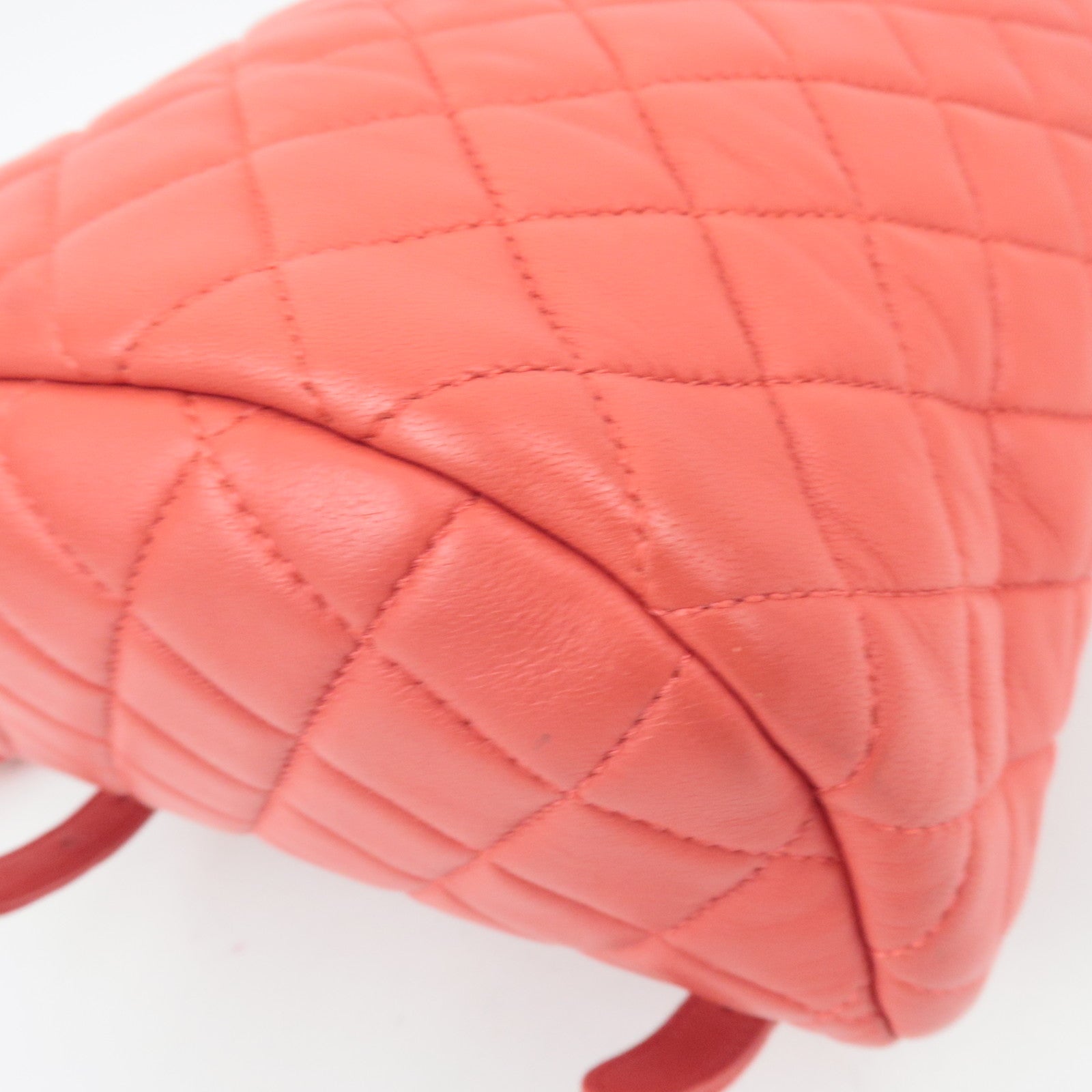 CHANEL Matelasse Lambskin Chain Backpack Red