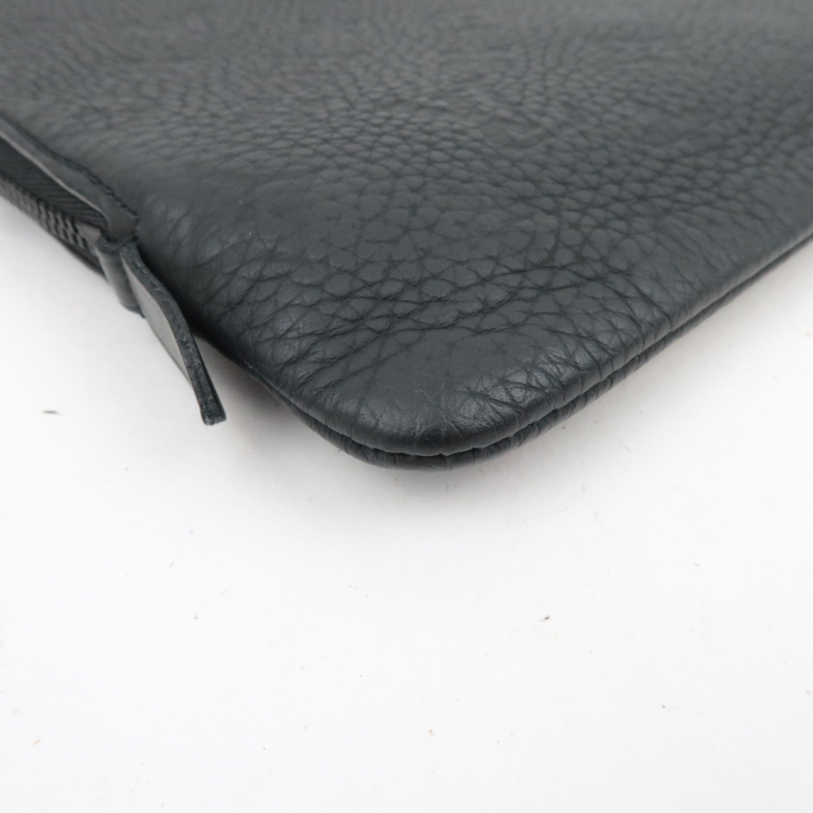 Louis Vuitton Monogram Etui Voyage Clutch Bag Taurillon Leather Noir M59479