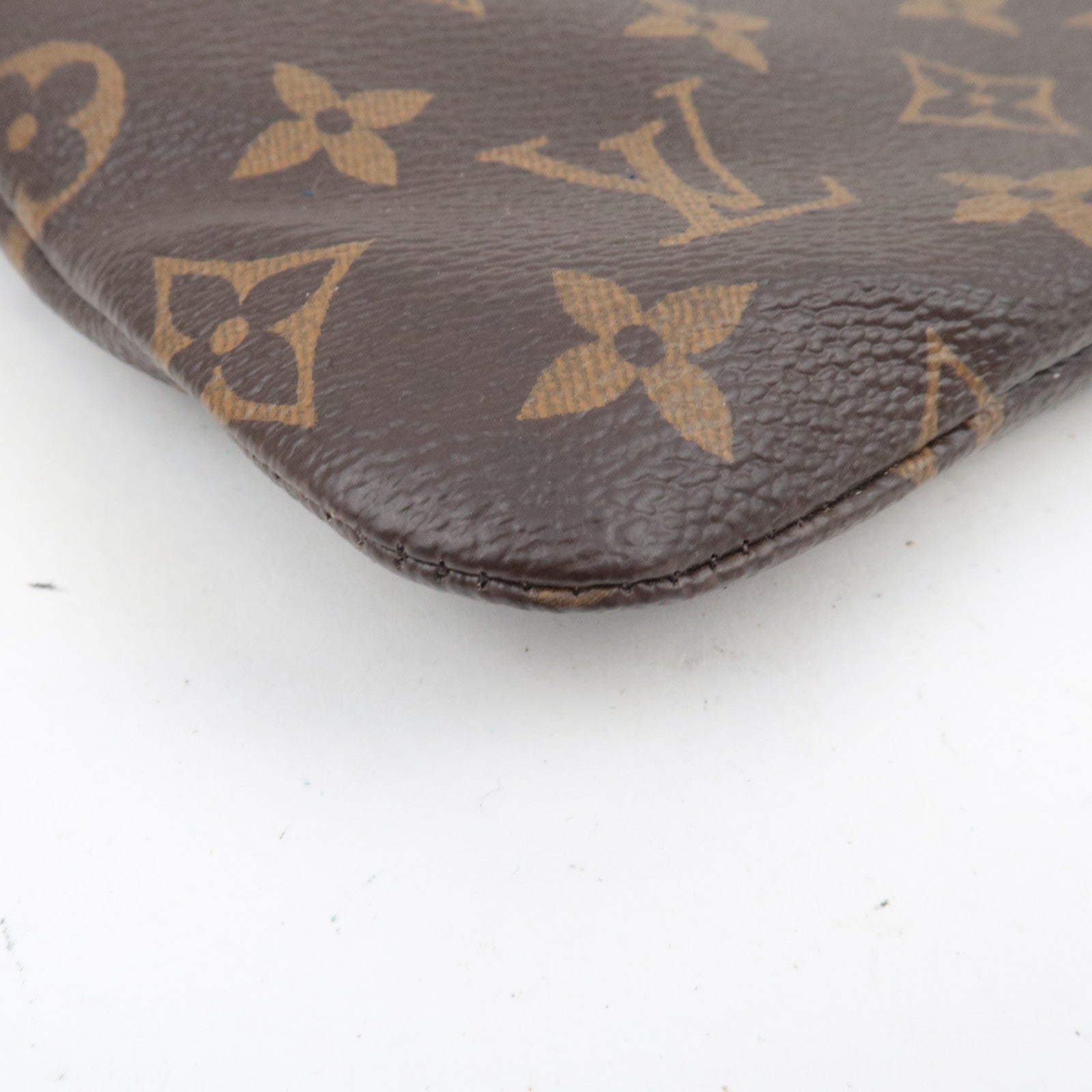 Louis Vuitton Monogram Etui Voyage GM Clutch Bag Fuchsia M43443