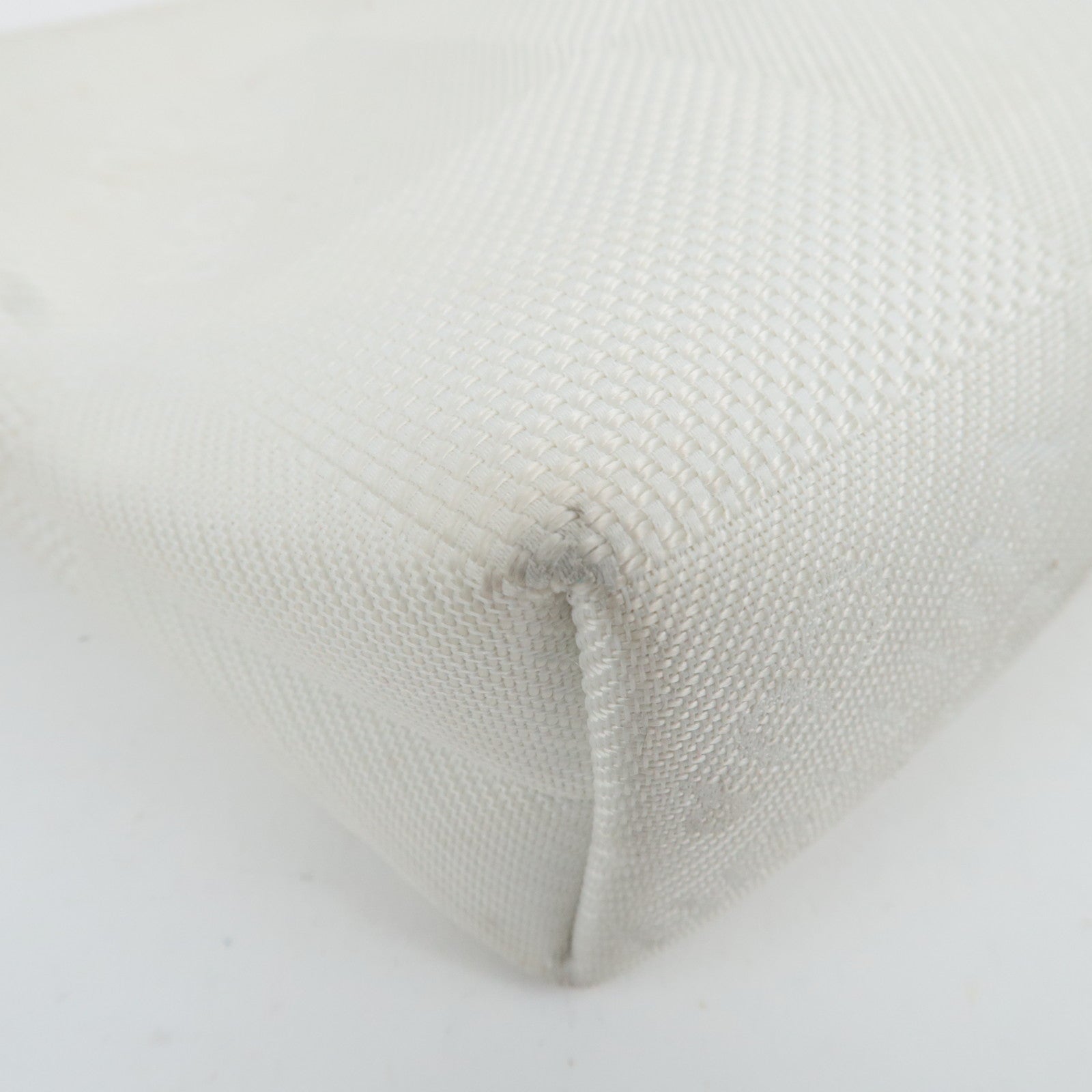 Louis Vuitton Damier Geant Pouch for Volunteer Bag White SP0072