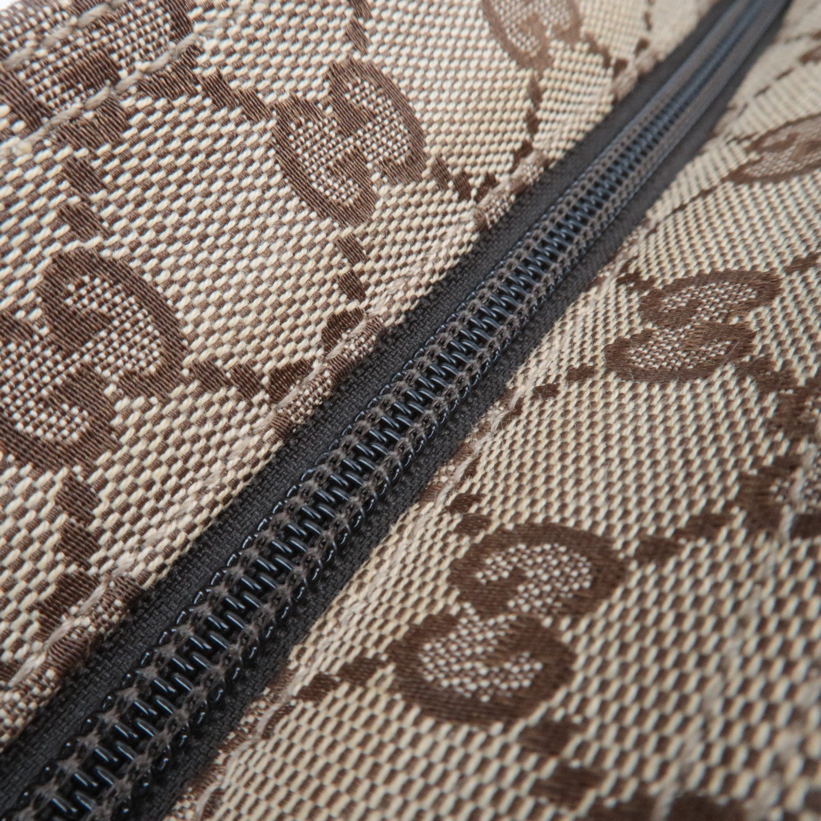 GUCCI GG Canvas Sherry Shoulder Bag 189749