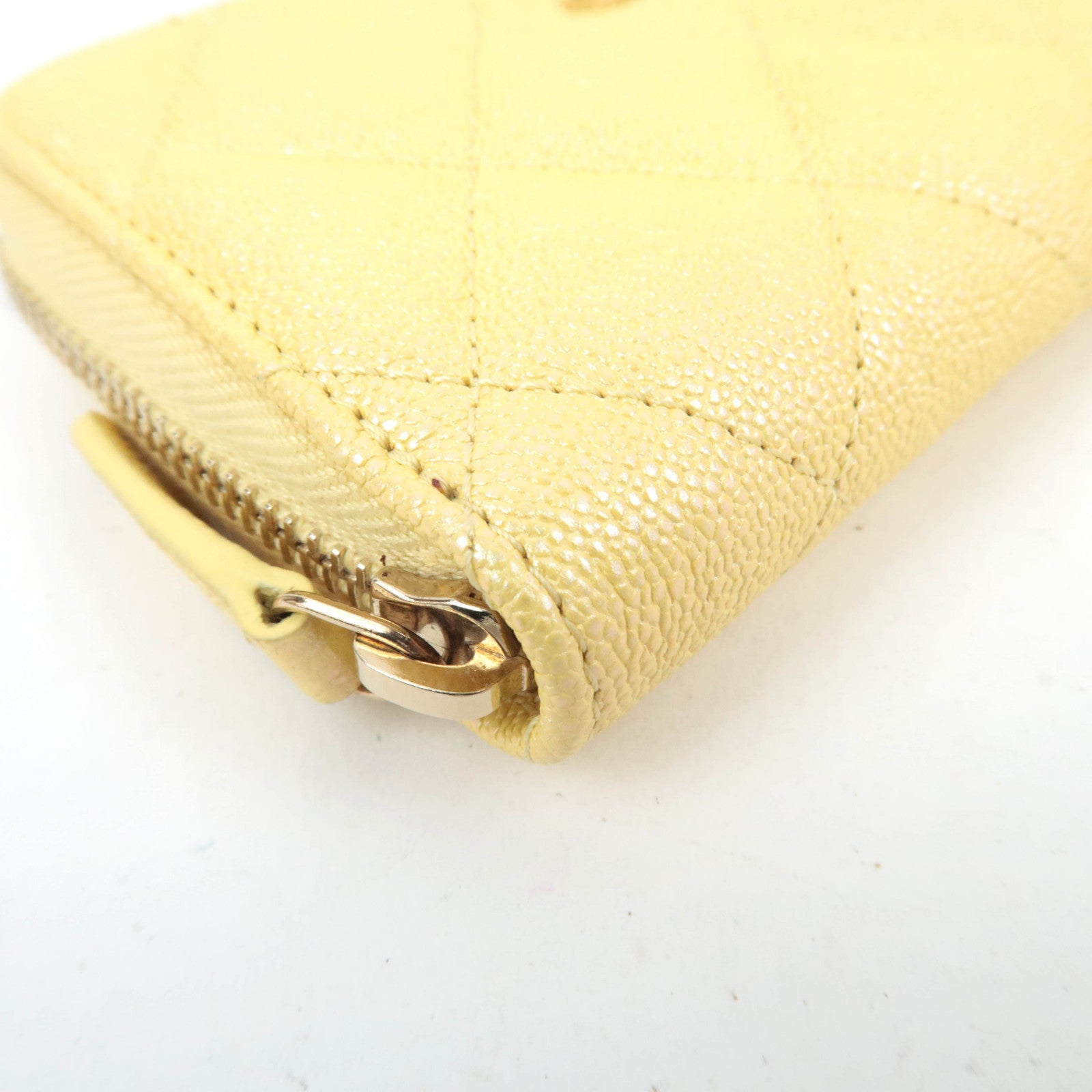 CHANEL Matelasse Shiny Caviarskin Coin Case Yellow